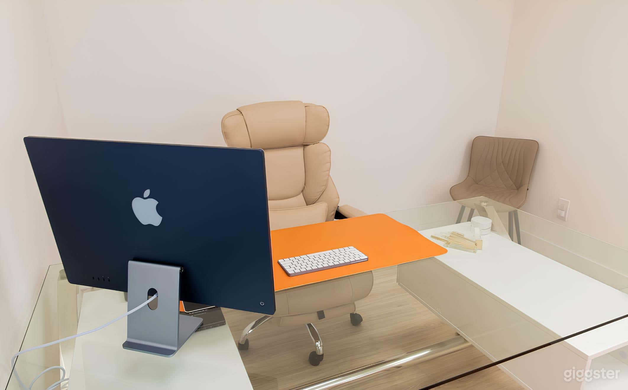 Small Executive Office Space Photo 2