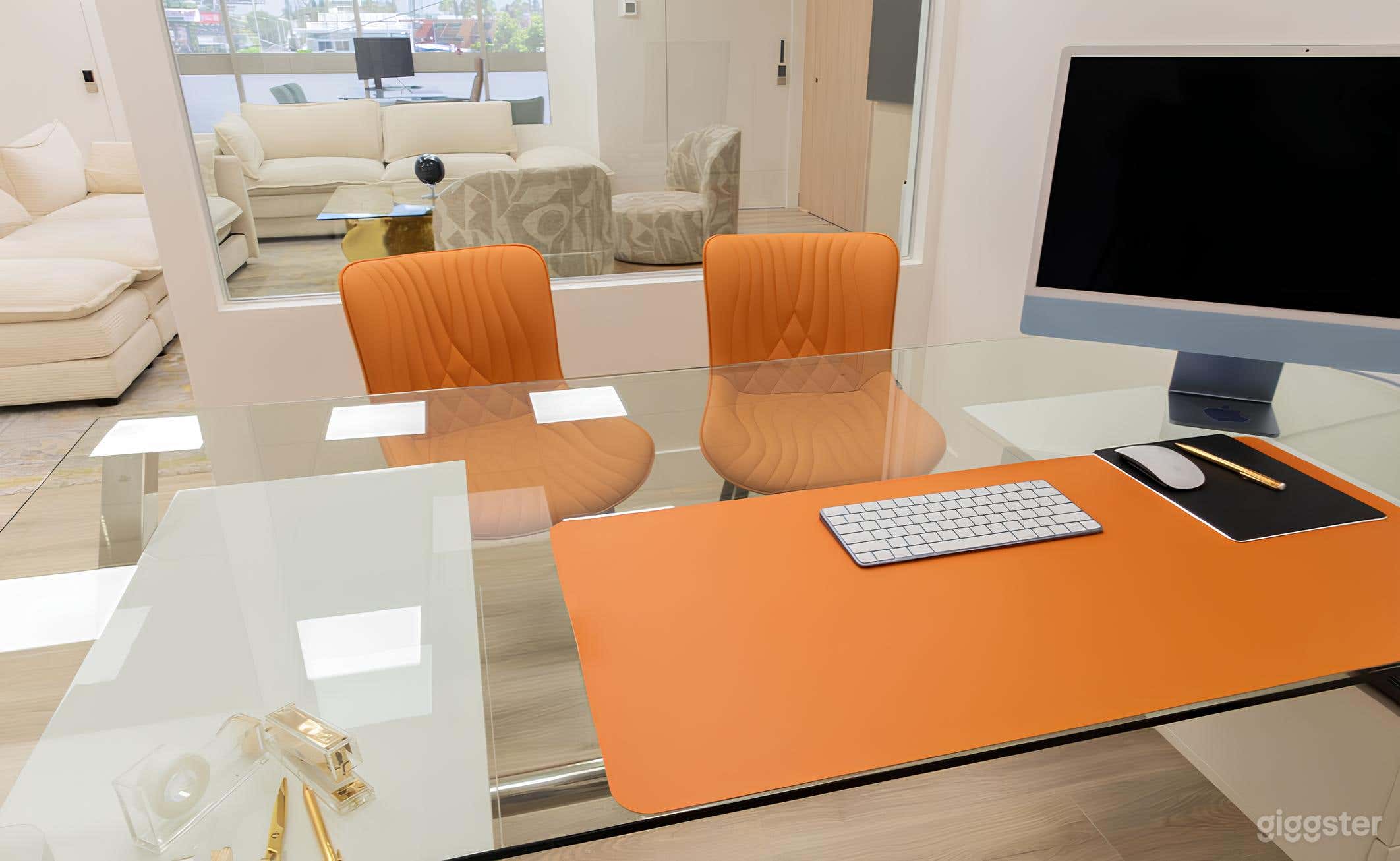 Small Executive Office Space Photo 3