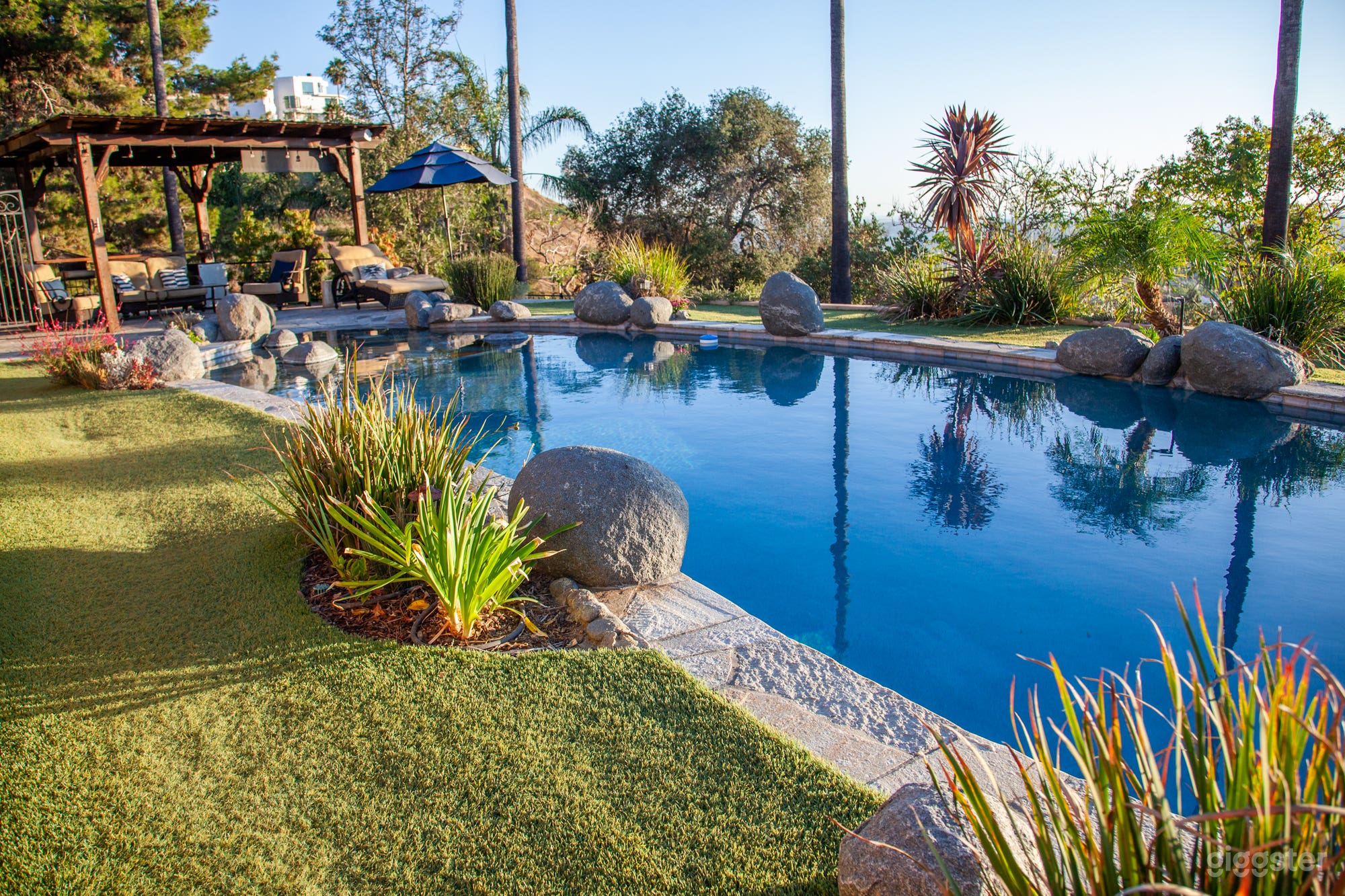 Private, Gated 2-Acre Ocean View Estate With Pool Photo 3