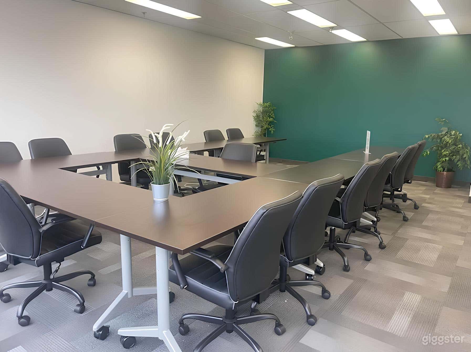 Friendly Meeting Room for 20 (Room #12) Photo 3