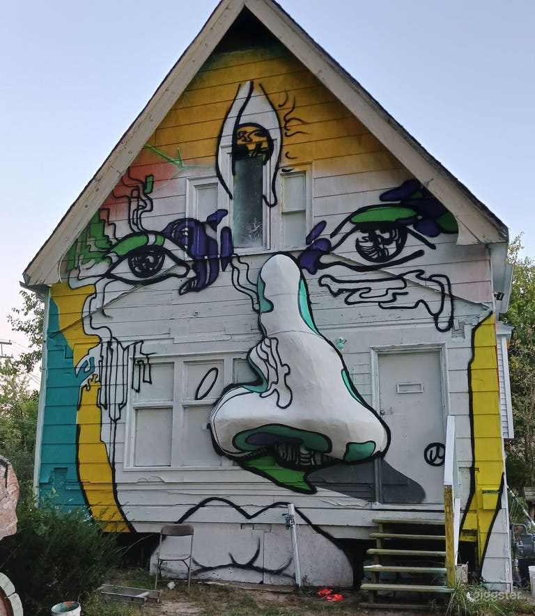  Urban art house Detroit 