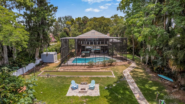  Private Pool Retreat in Clear Lake 