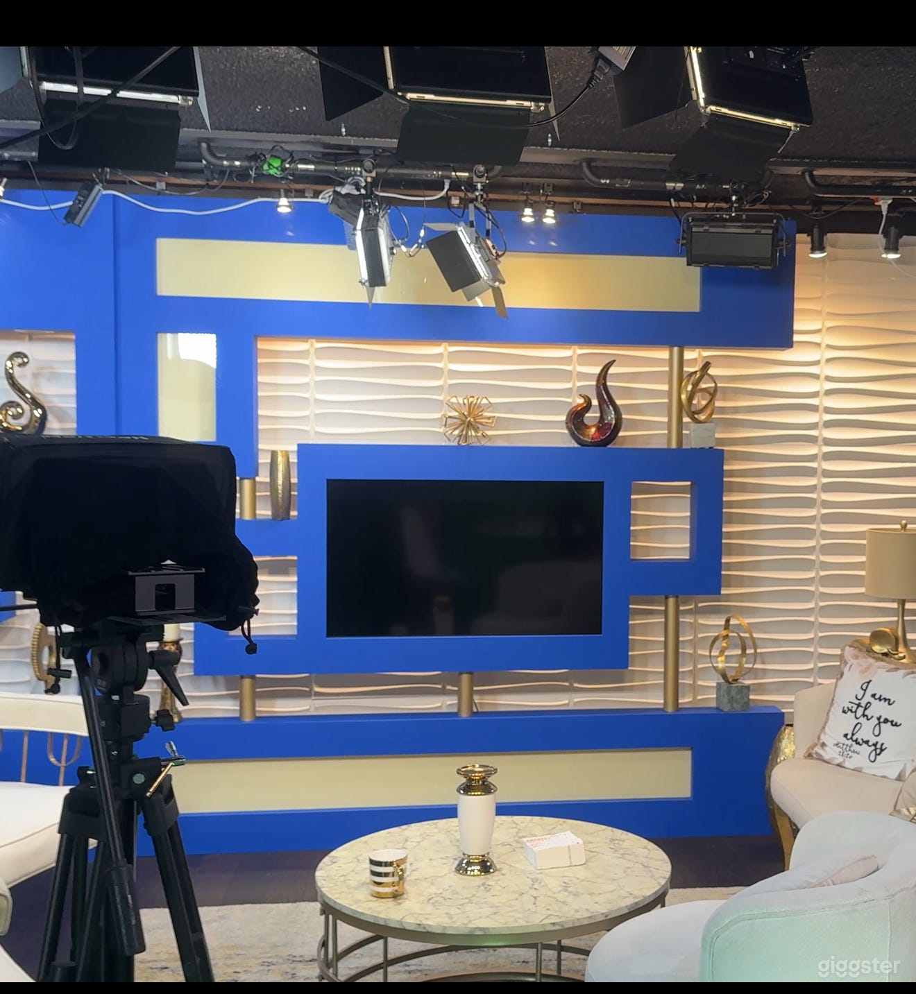 Display Monitor for Branding & Remote Guests
On-set monitor available for logo display, video playback, presentations, and live remote guest feeds.