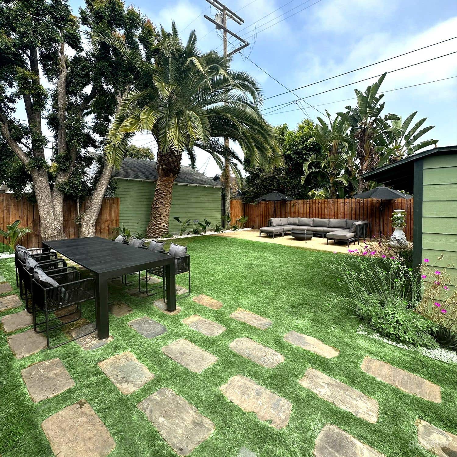  South Los Angeles private backyard Photo 1