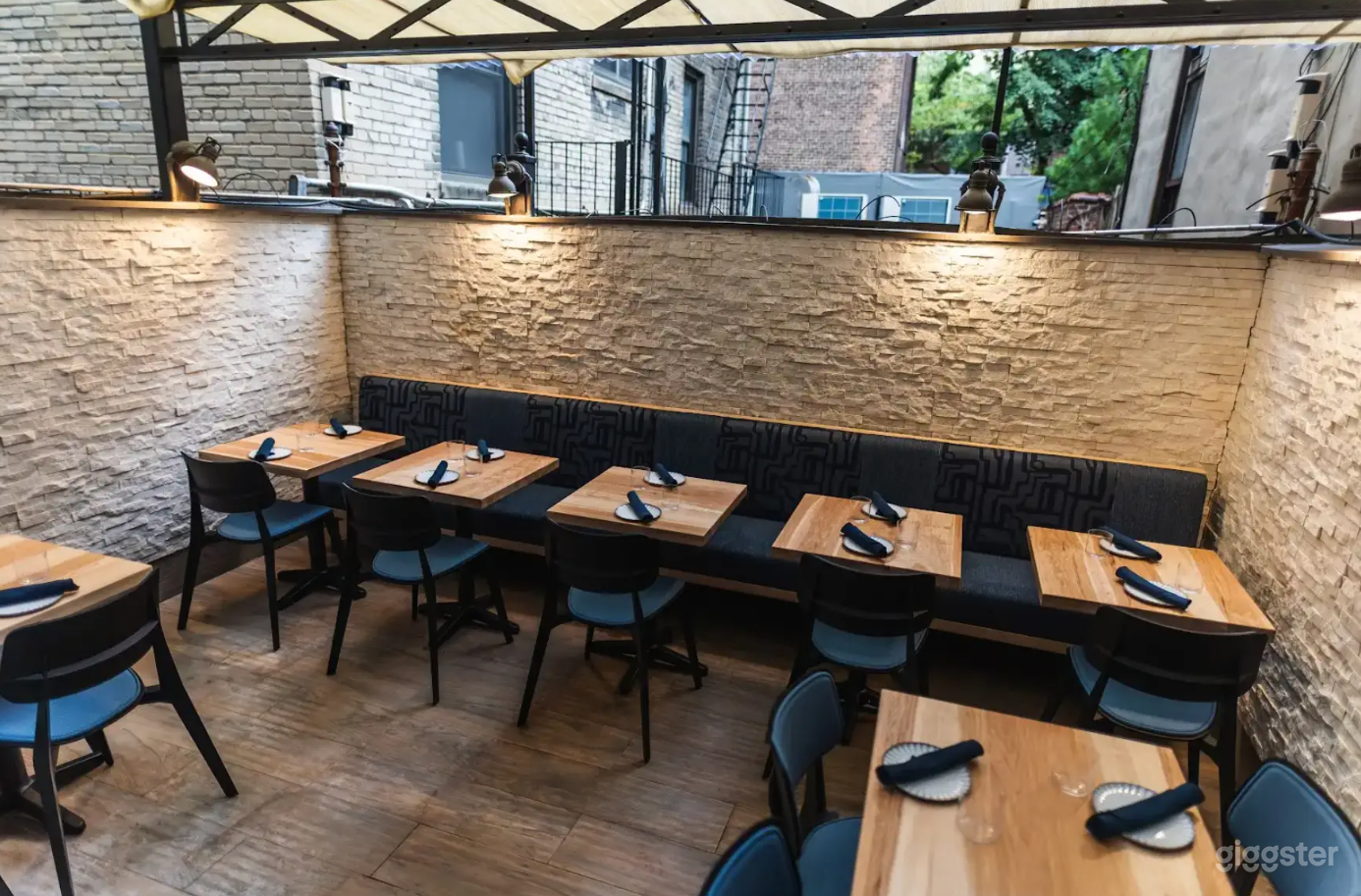 Upper East Side Warm & Inviting Mediterranean Restaurant Photo 3