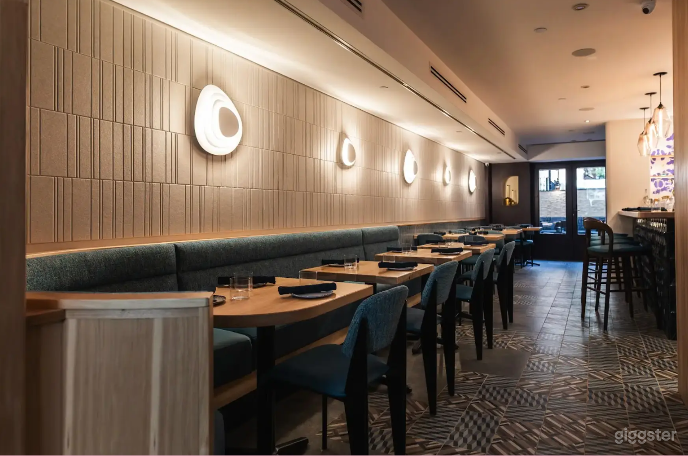 Upper East Side Warm & Inviting Mediterranean Restaurant Photo 2