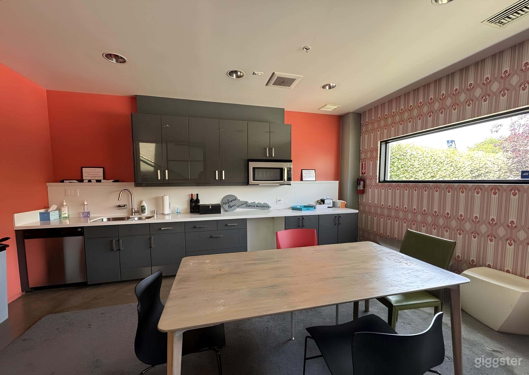 Functional Kitchen for Filming Purposes Photo 2