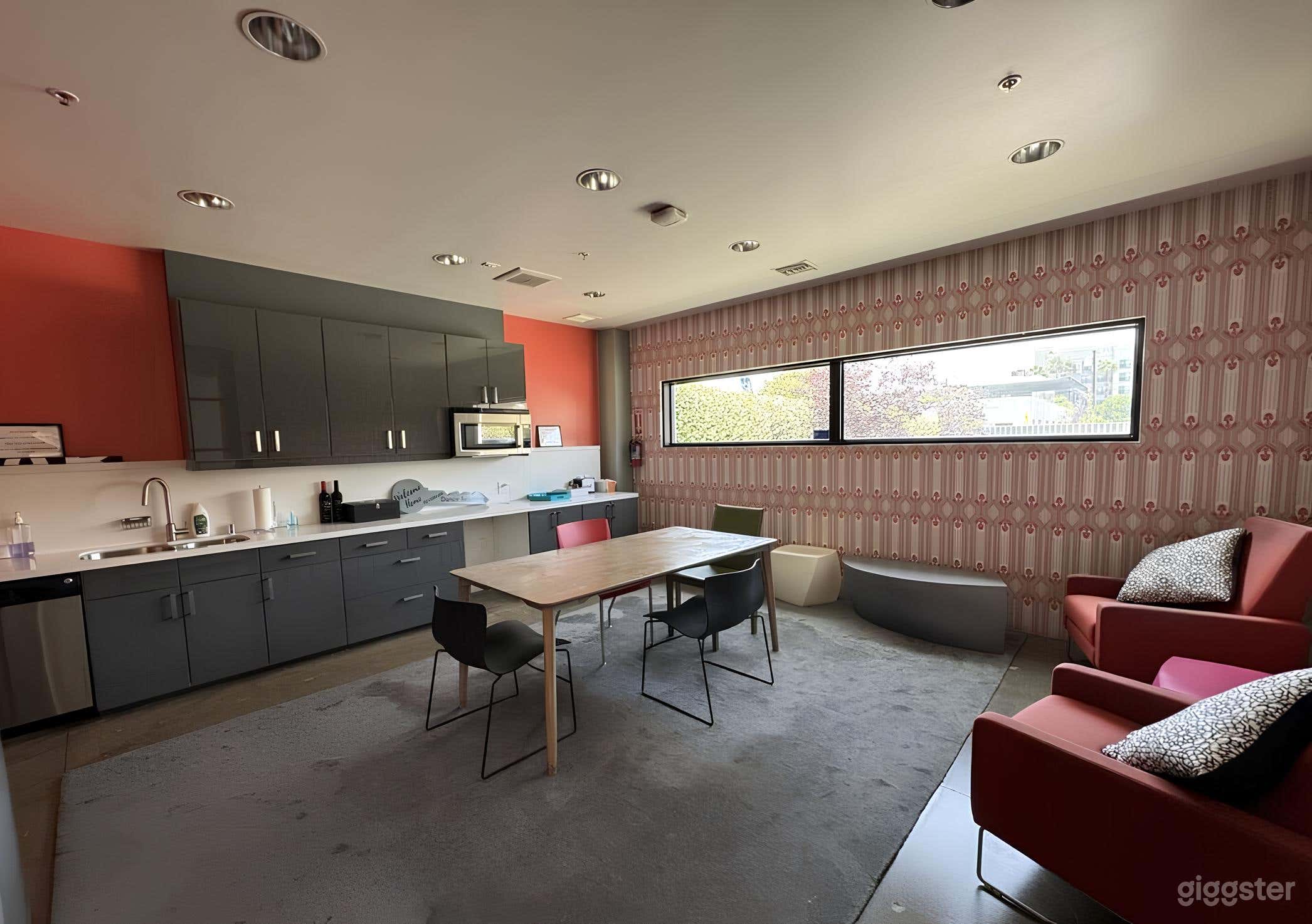 Functional Kitchen for Filming Purposes Photo 3