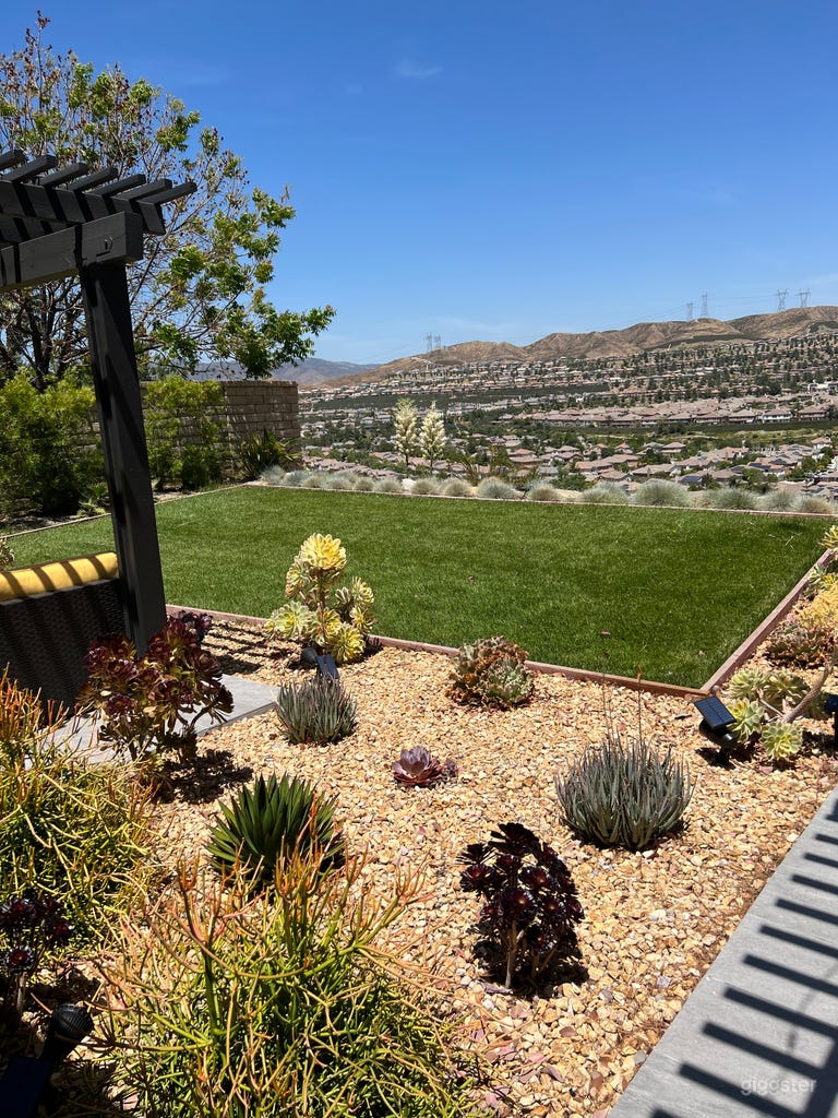  Fresh & remodeled contemporary home 