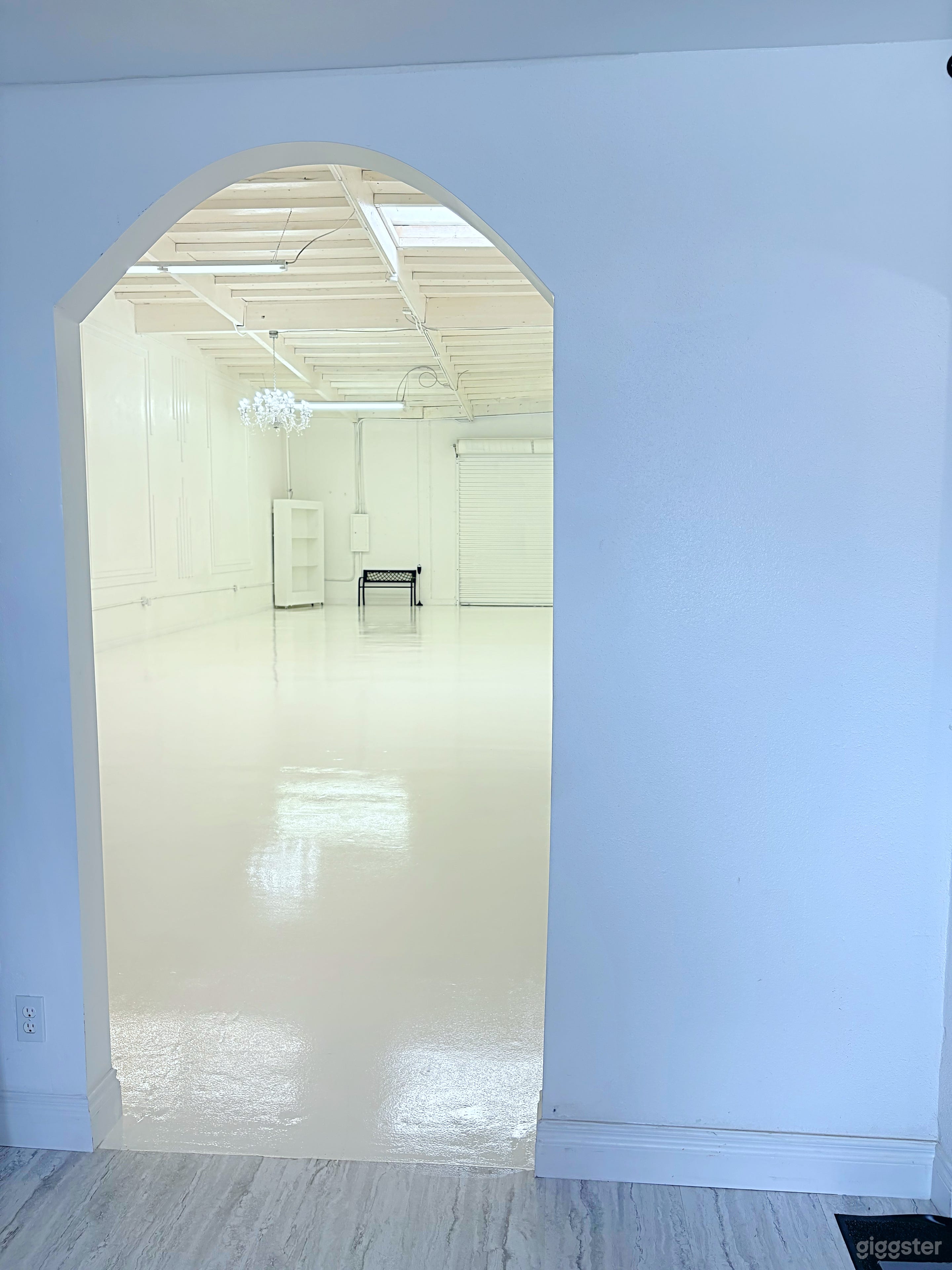 New All White Elegant Industrial Blank Canvas Photo 4