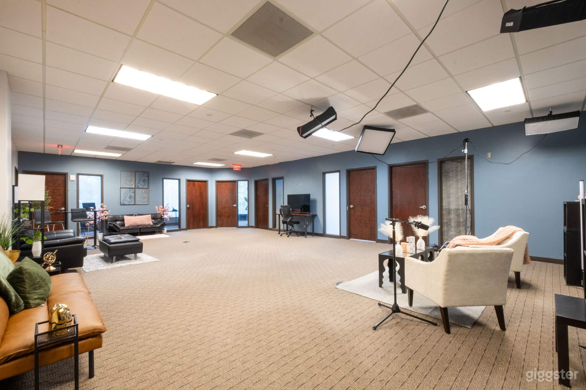 Sleek Modern Office Space w/ Boardroom + Kitchen Photo 2