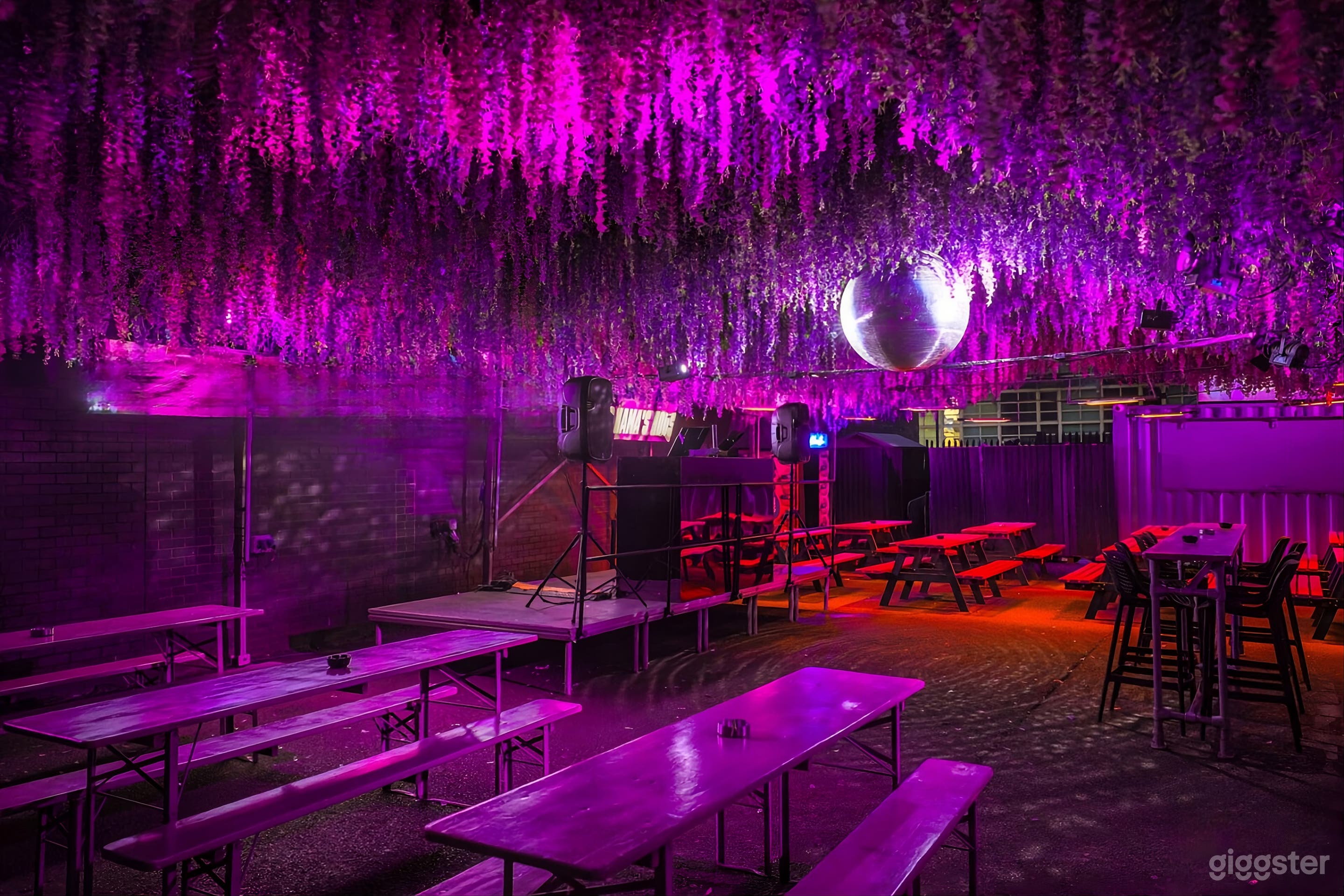 Vibrant Multi-Room Venue in the Heart of Digbeth Photo 3