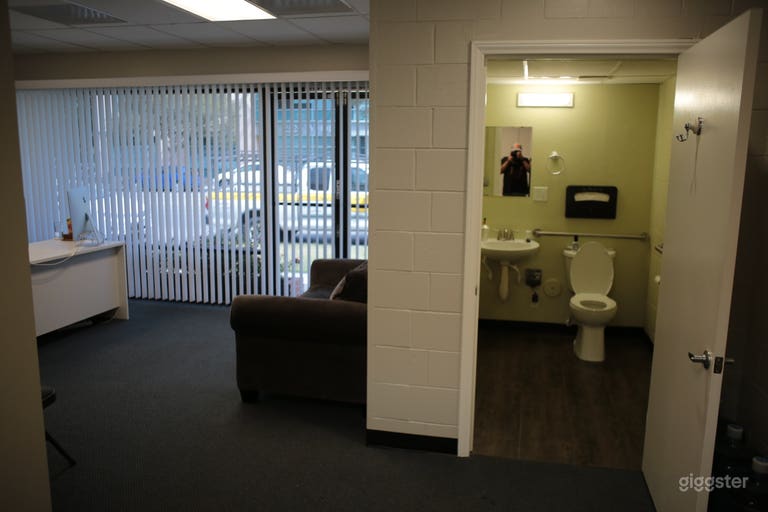  Front entrance and downstairs restroom. 
