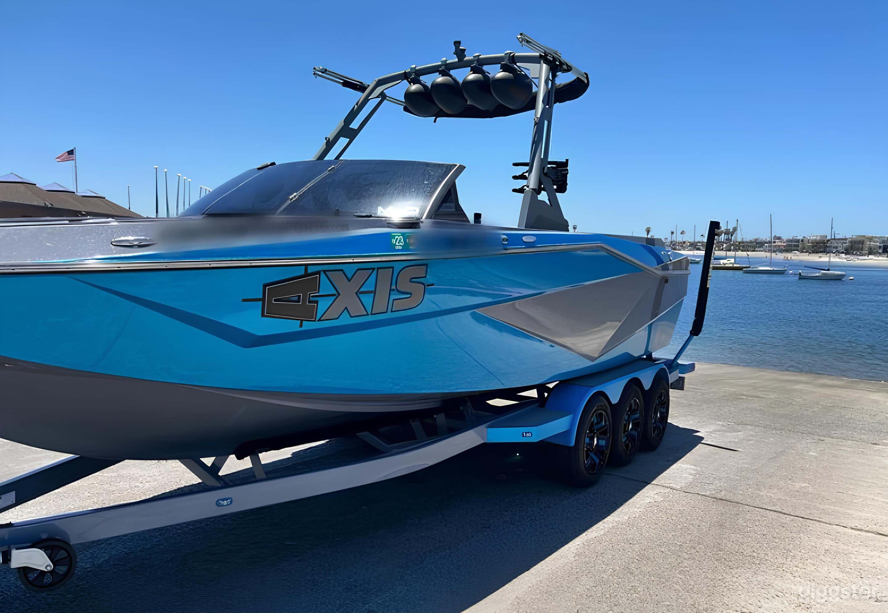 Axis T250 Boat Photo 1