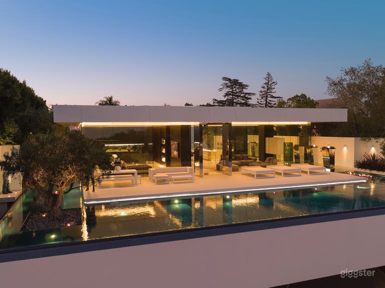  Beverly Hills Glass House 