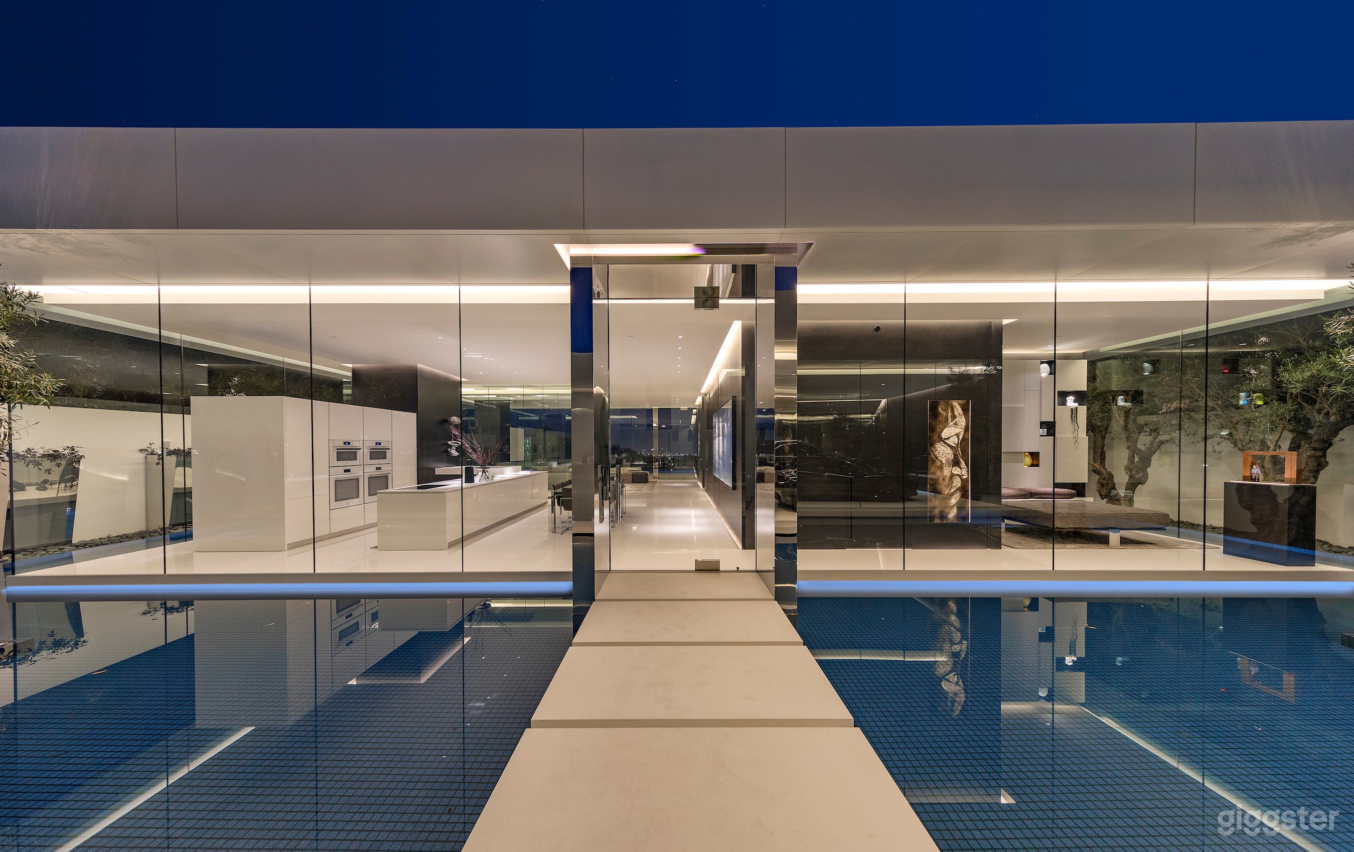 Beverly Hills Glass House Photo 1