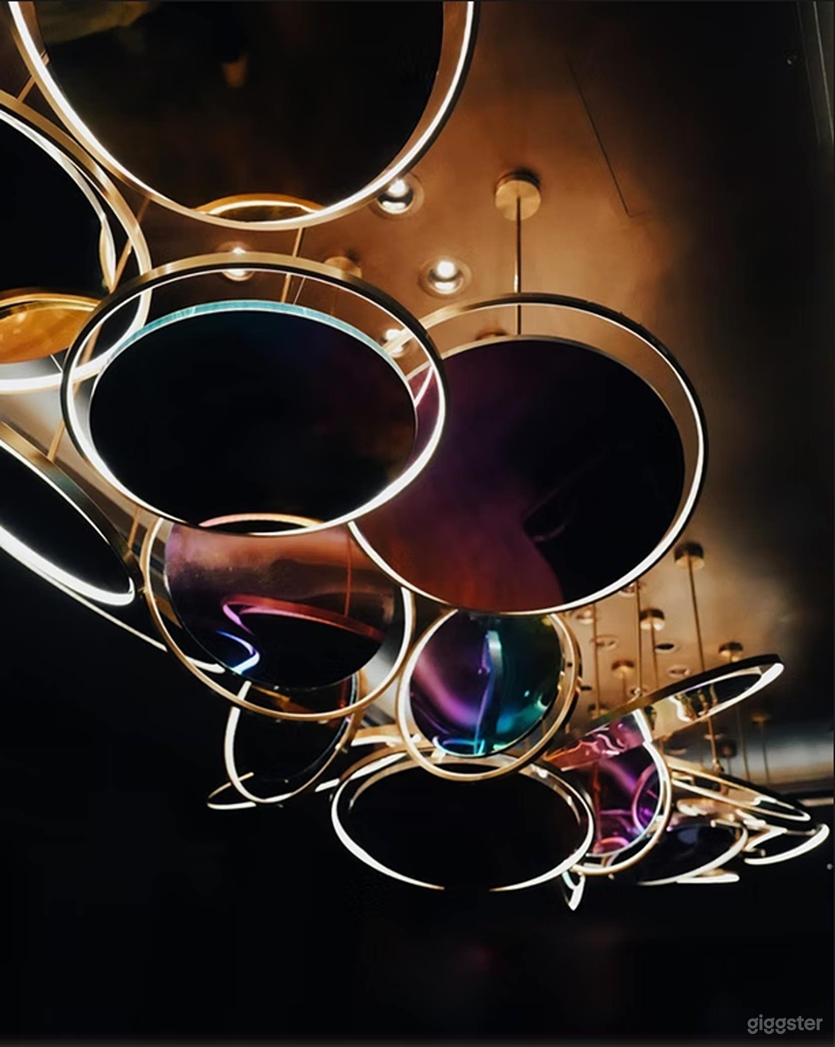 Private VIP Suite – Exclusive Lounge with Private Entrance Photo 4