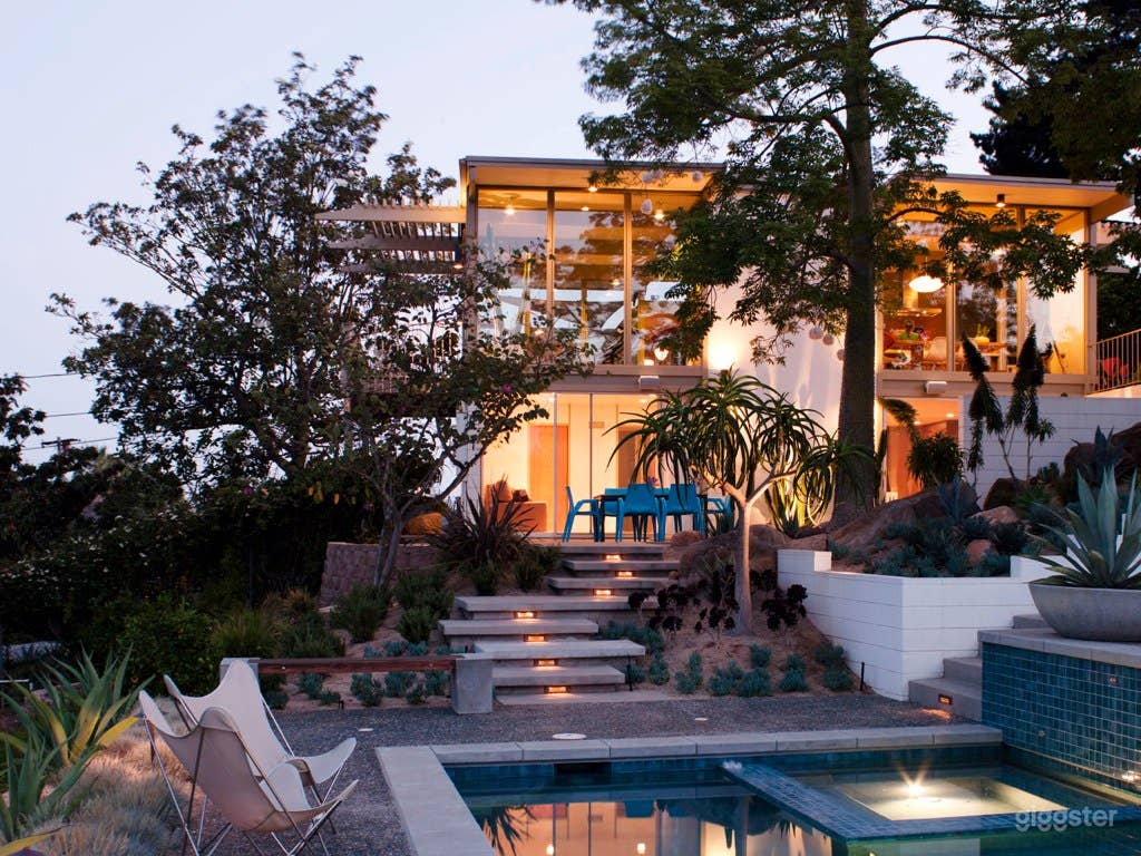 Award-Winning Mid-Century Modern Home Photo 1