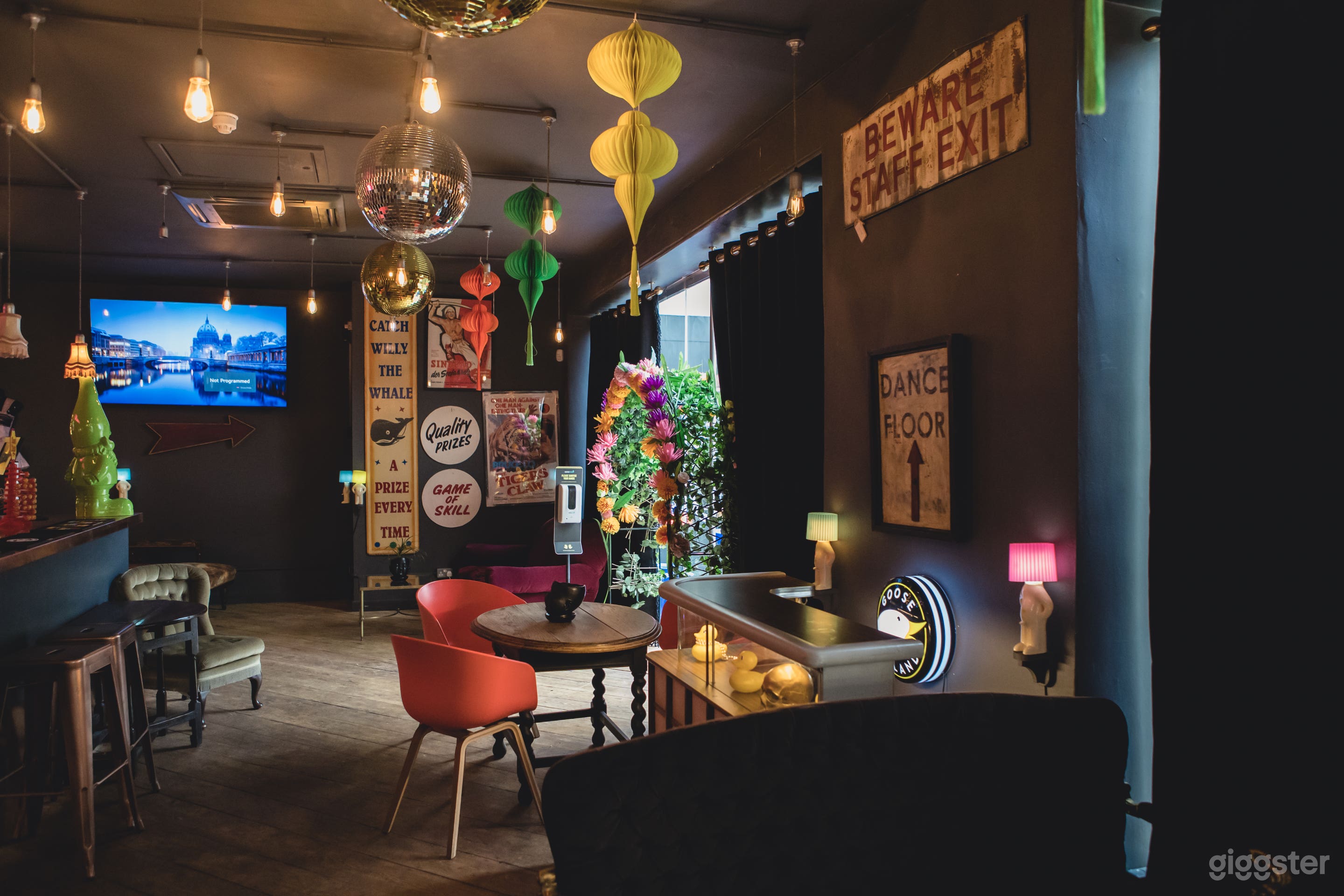 Relaxing Spanish Bar  Photo 3