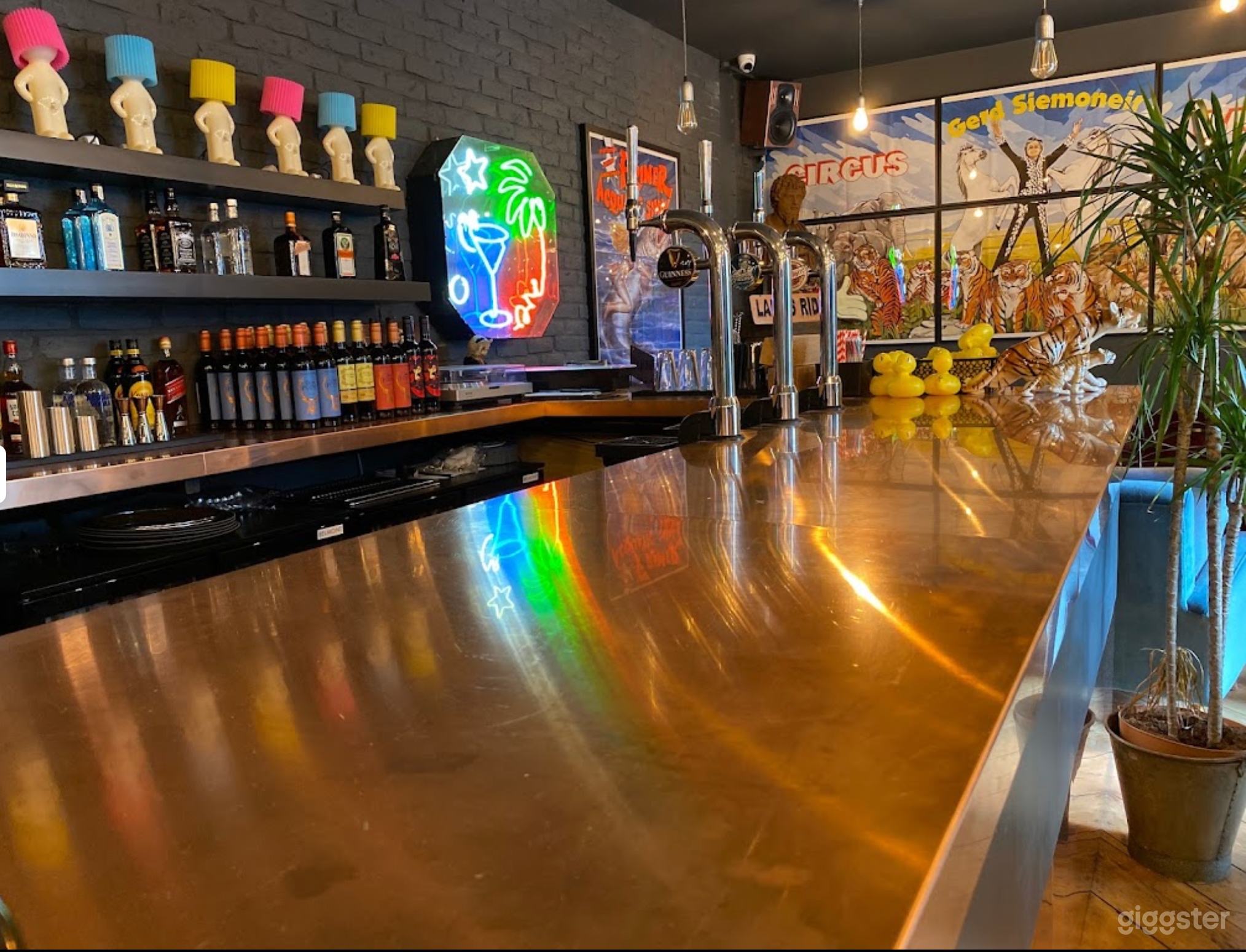 Relaxing Spanish Bar  Photo 2