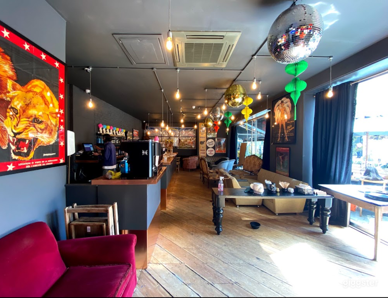  Relaxing Spanish Bar  