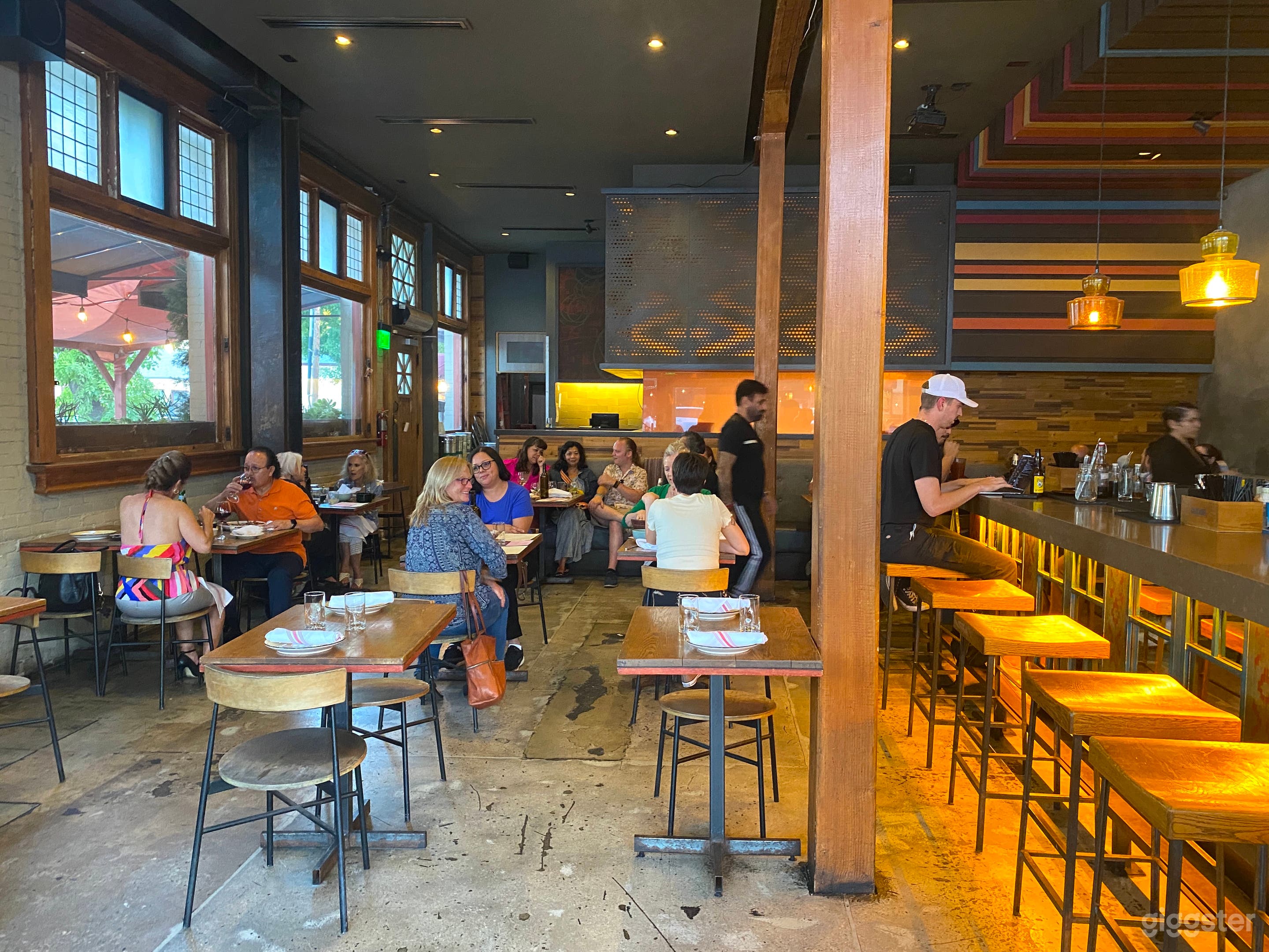 Industrial Chic Restaurant and Bar Photo 4