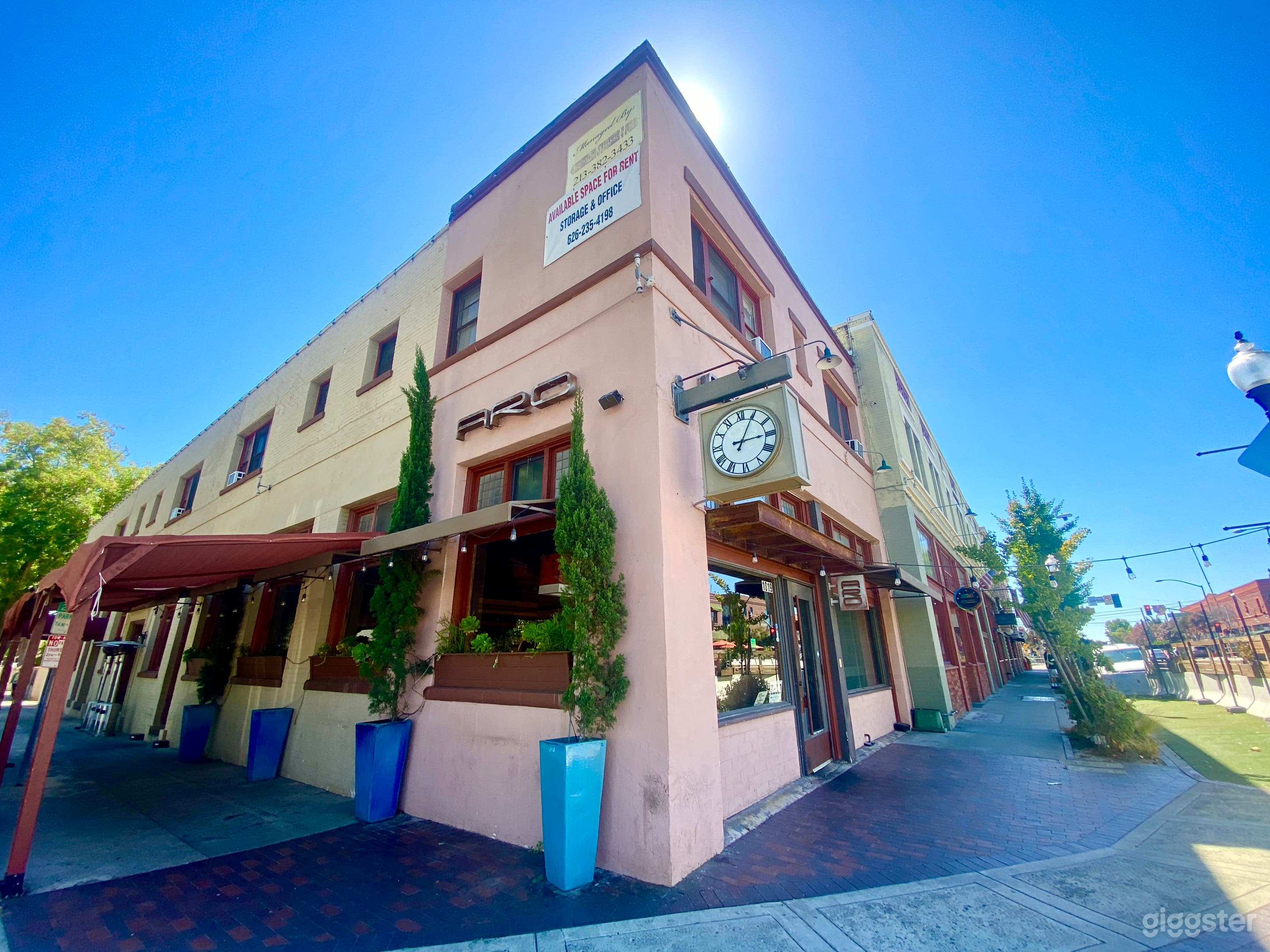 Industrial Chic Restaurant and Bar Photo 2