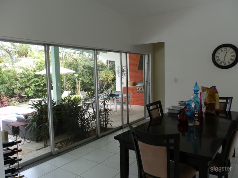  Mid Century Modern Home With Tropical Yard 