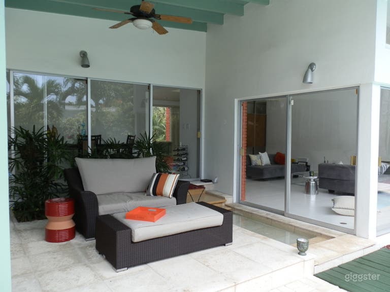  Mid Century Modern Home With Tropical Yard 