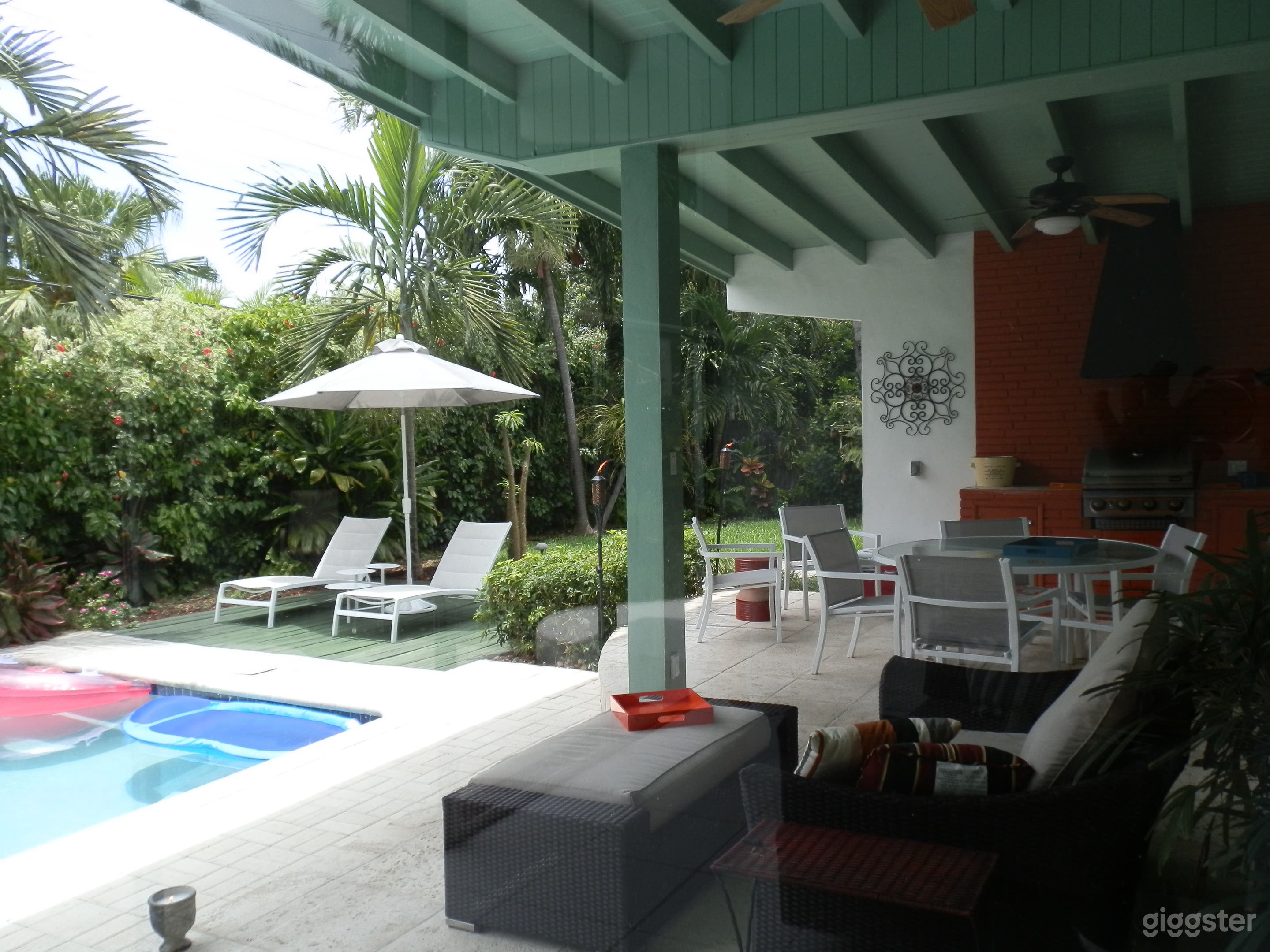 Mid Century Modern Home With Tropical Yard Photo 1