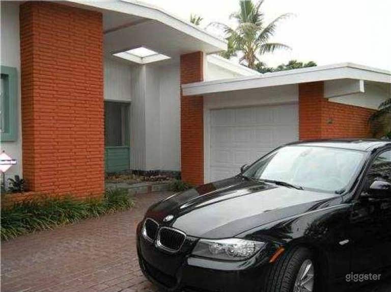  Mid Century Modern Home With Tropical Yard 