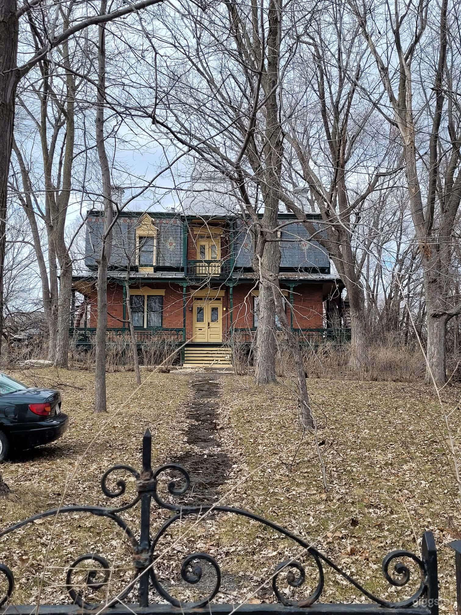 Haunted or Centennial House Photo 2