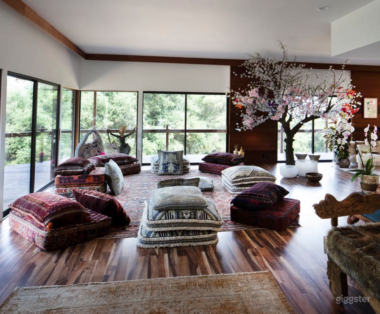  BUTTERFLY MOUNTAIN |  70-acre Filming Paradise  