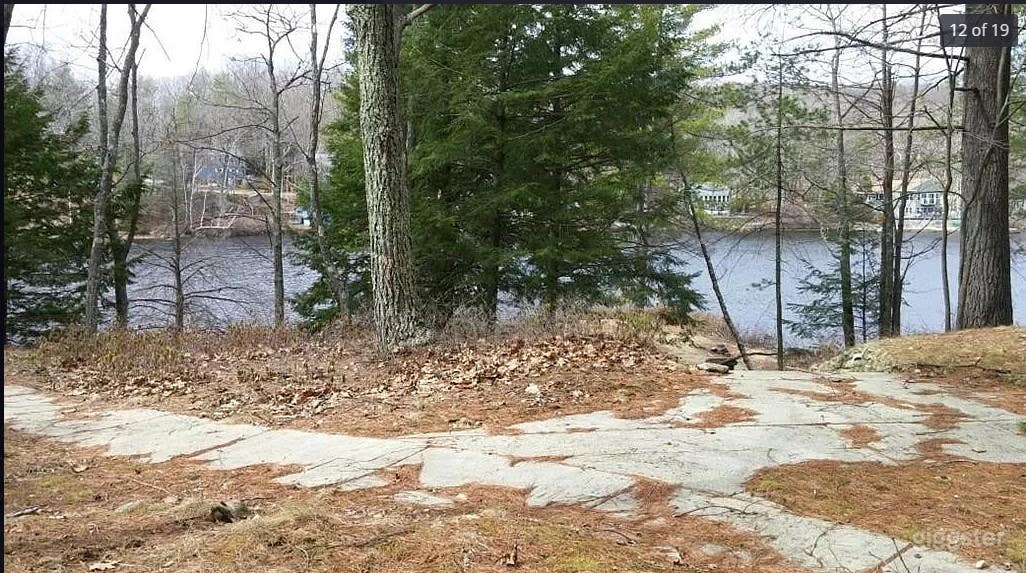 Multiple paths/different levels/stairs give you different levels/views of the entire property