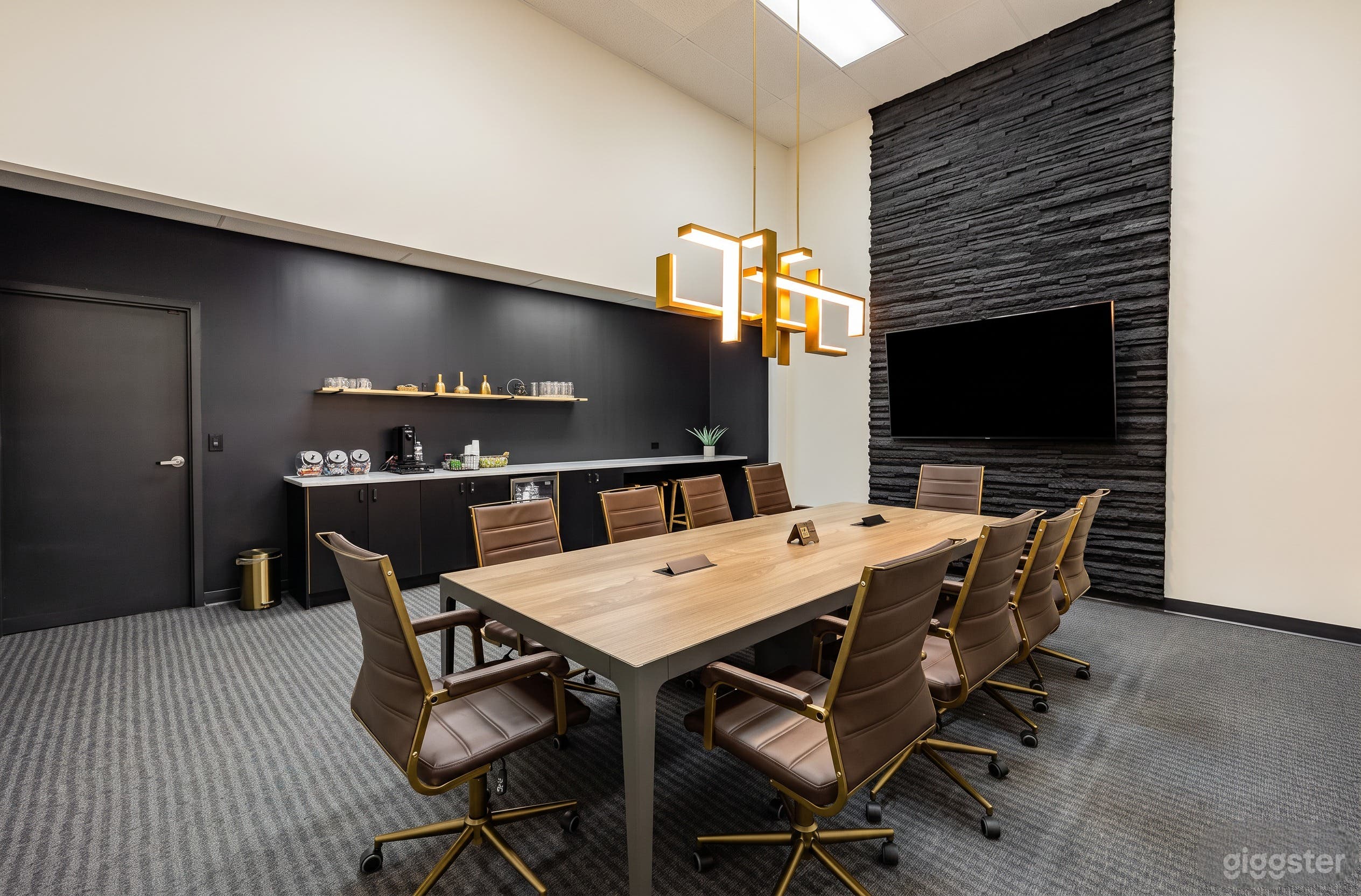 Corporate Boardroom / Meeting Space / Conference Room Photo 1