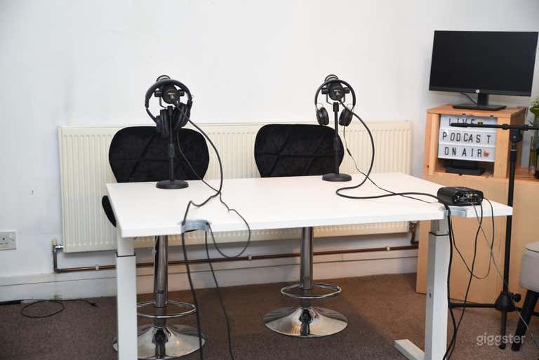  Amazing Podcast and Studios  