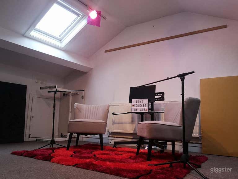  Amazing Podcast and Studios  