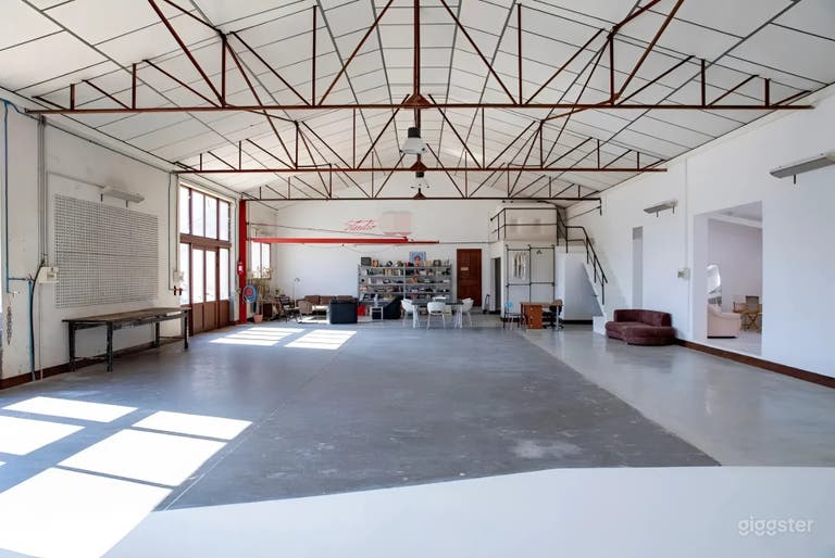 Studio photo & film lumineux à plan ouvert avec cyclorama 