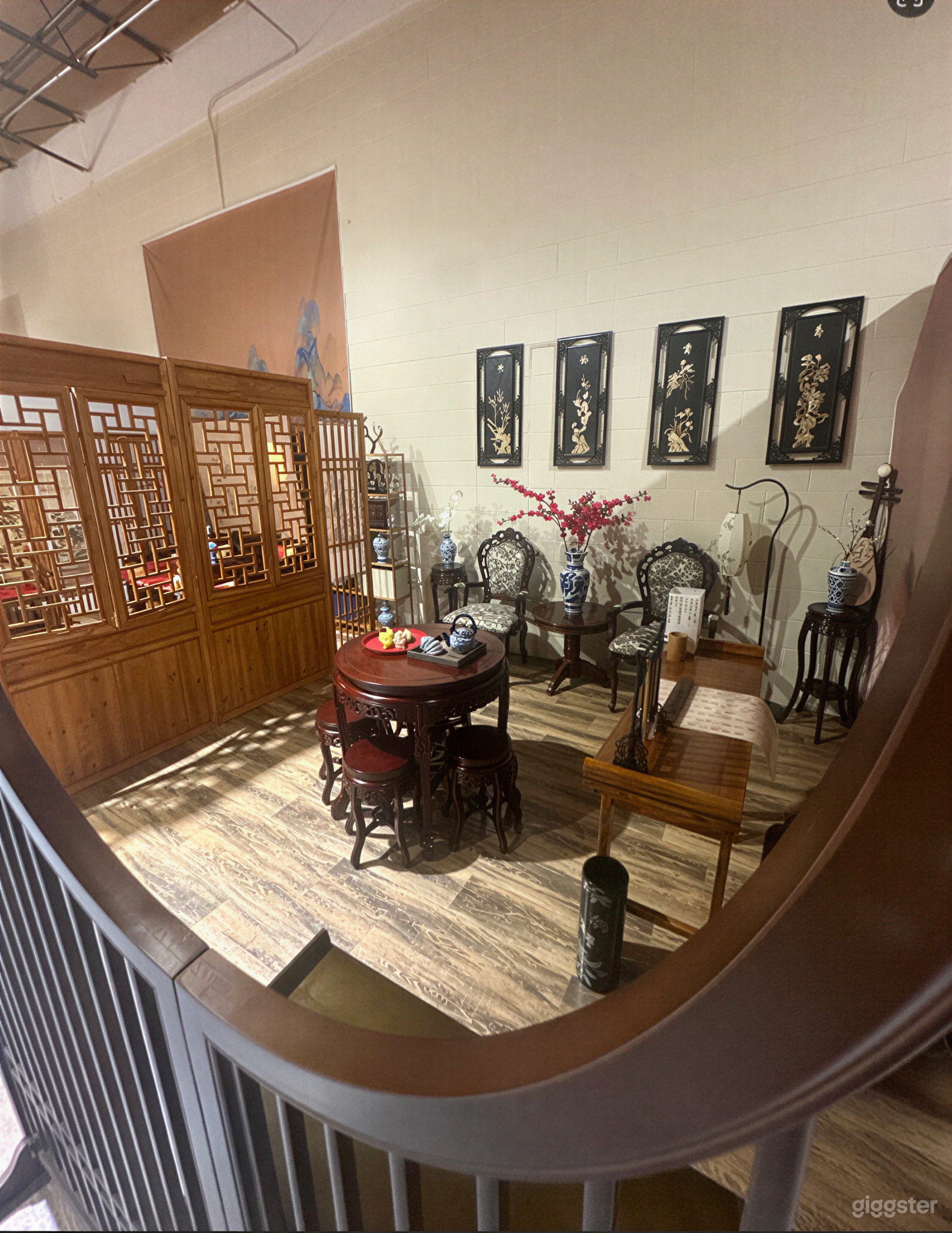 Authentic Chinese Room Studio Set with Lanterns, Tea Table Photo 3