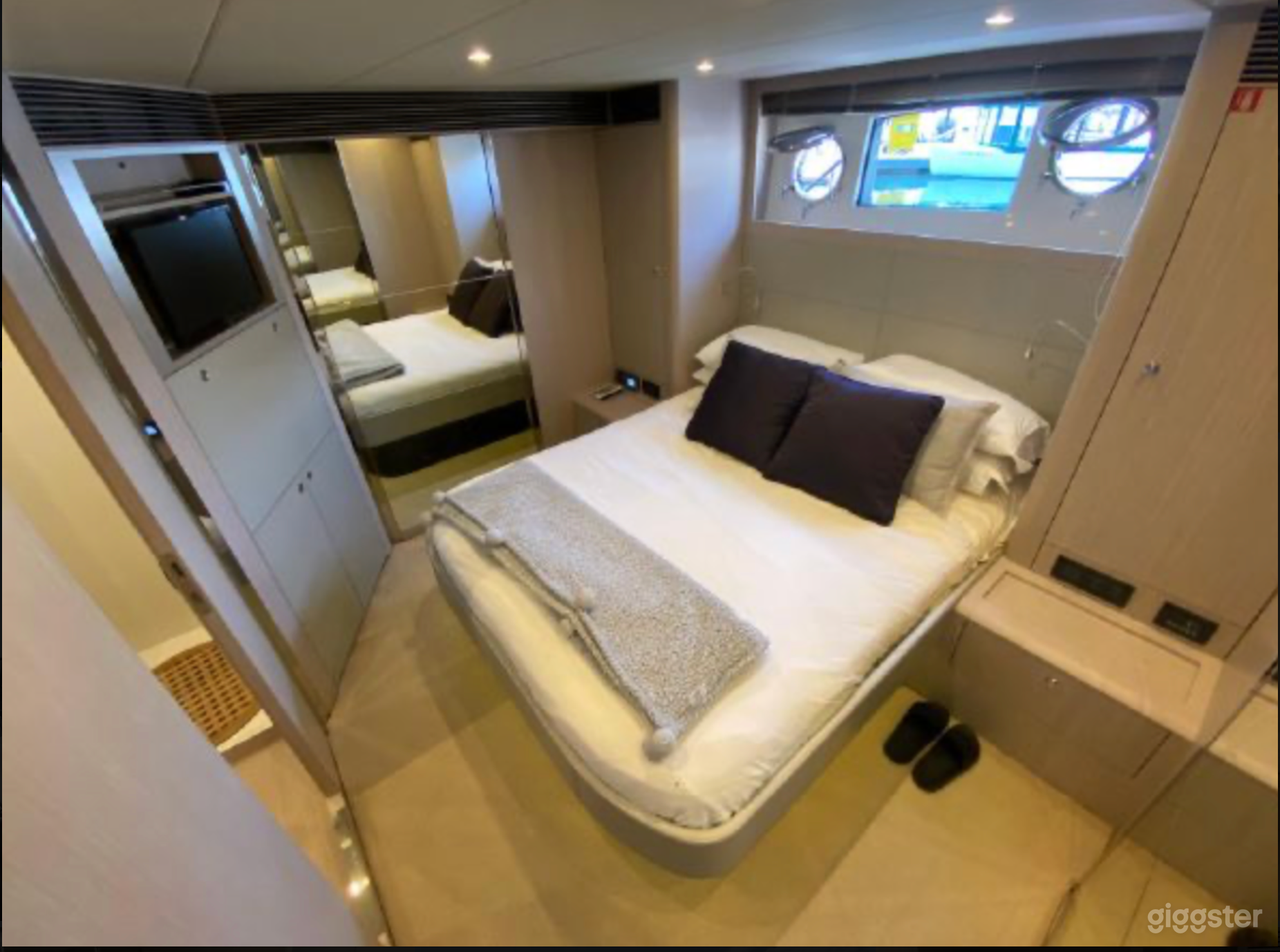 63 Ft Riva Luxury Super Yacht Photo 4