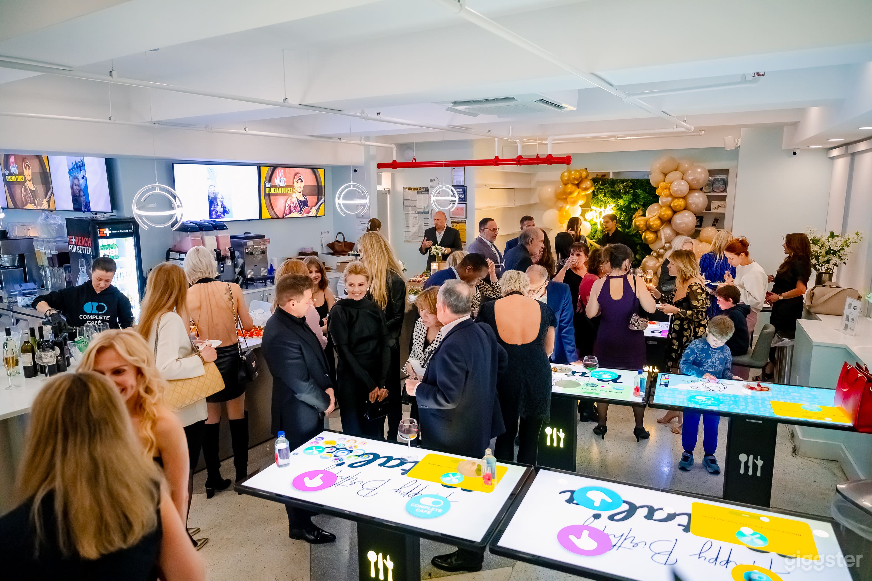 Events | Modern NYC Café | Interactive Tables Photo 4