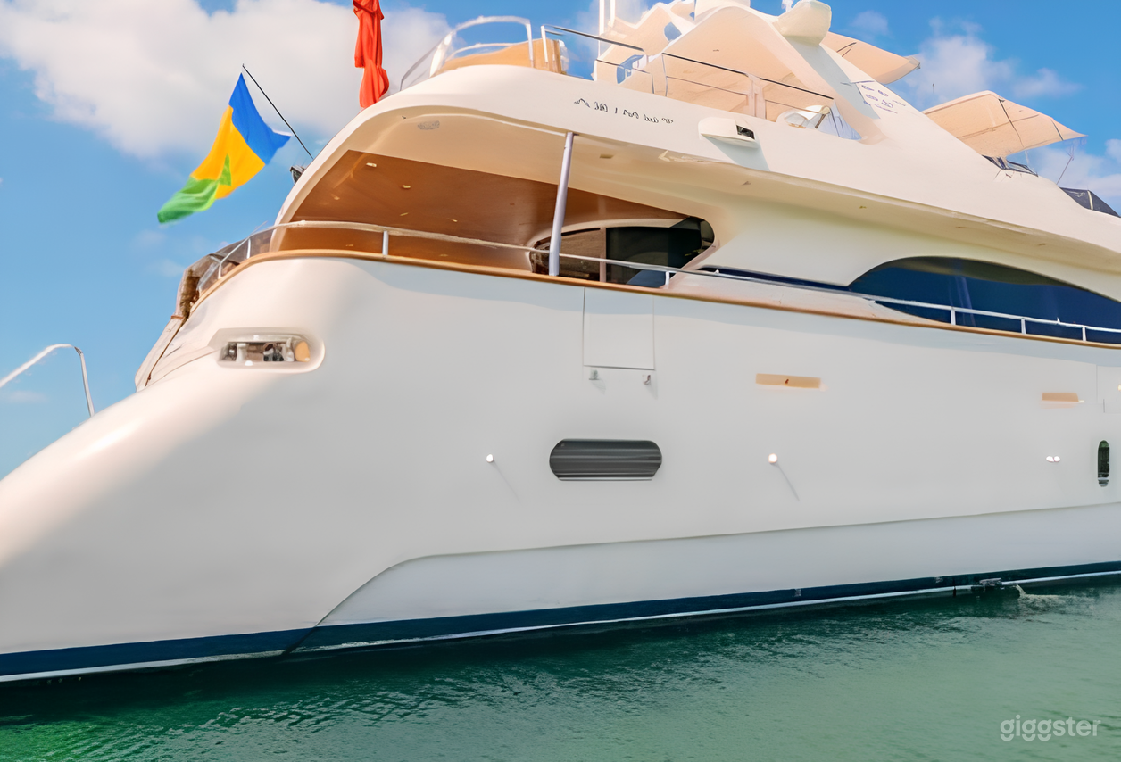 Azimut 105” Yacht Photo 4