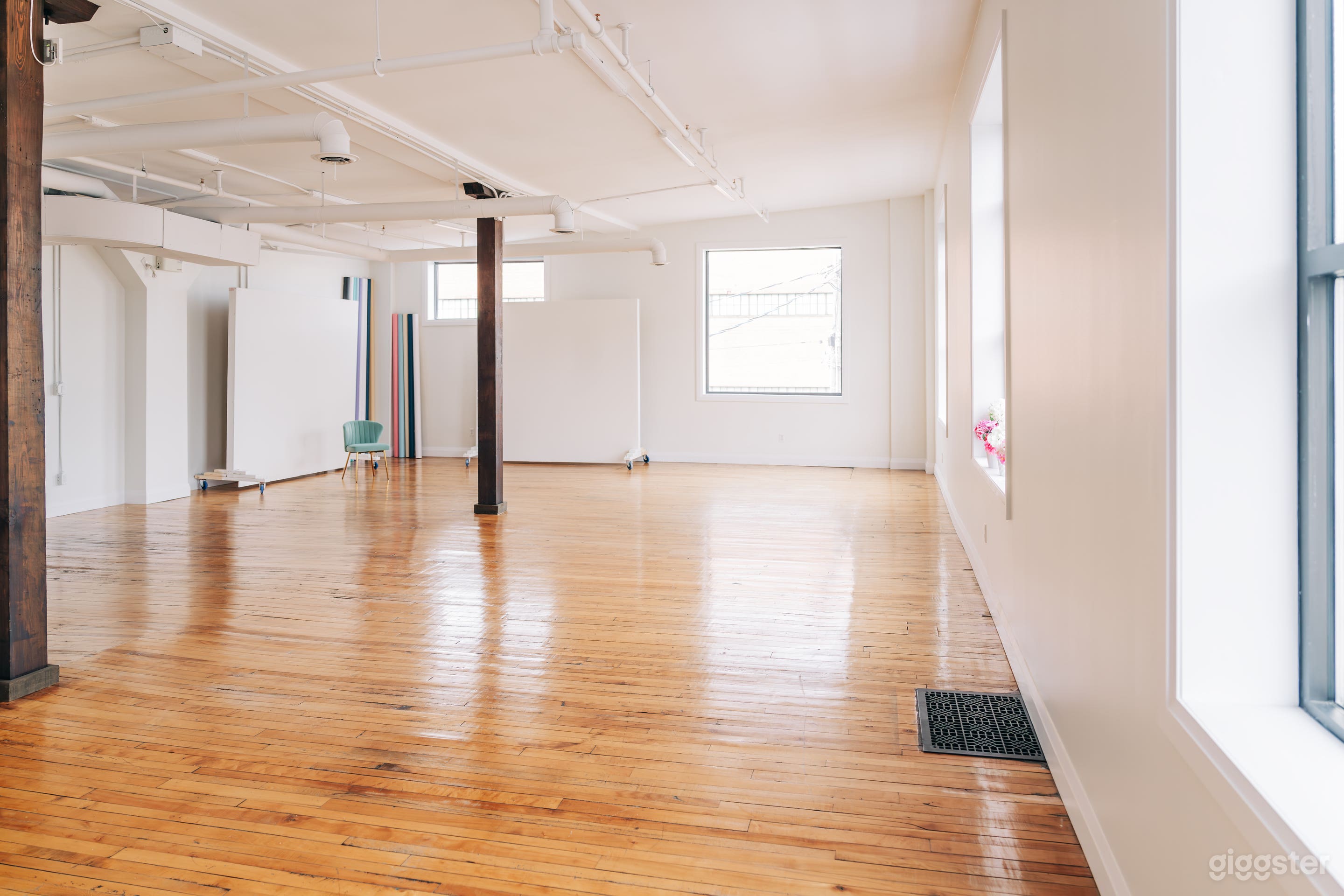 Natural Light Studio in Downtown Kitchener Photo 4