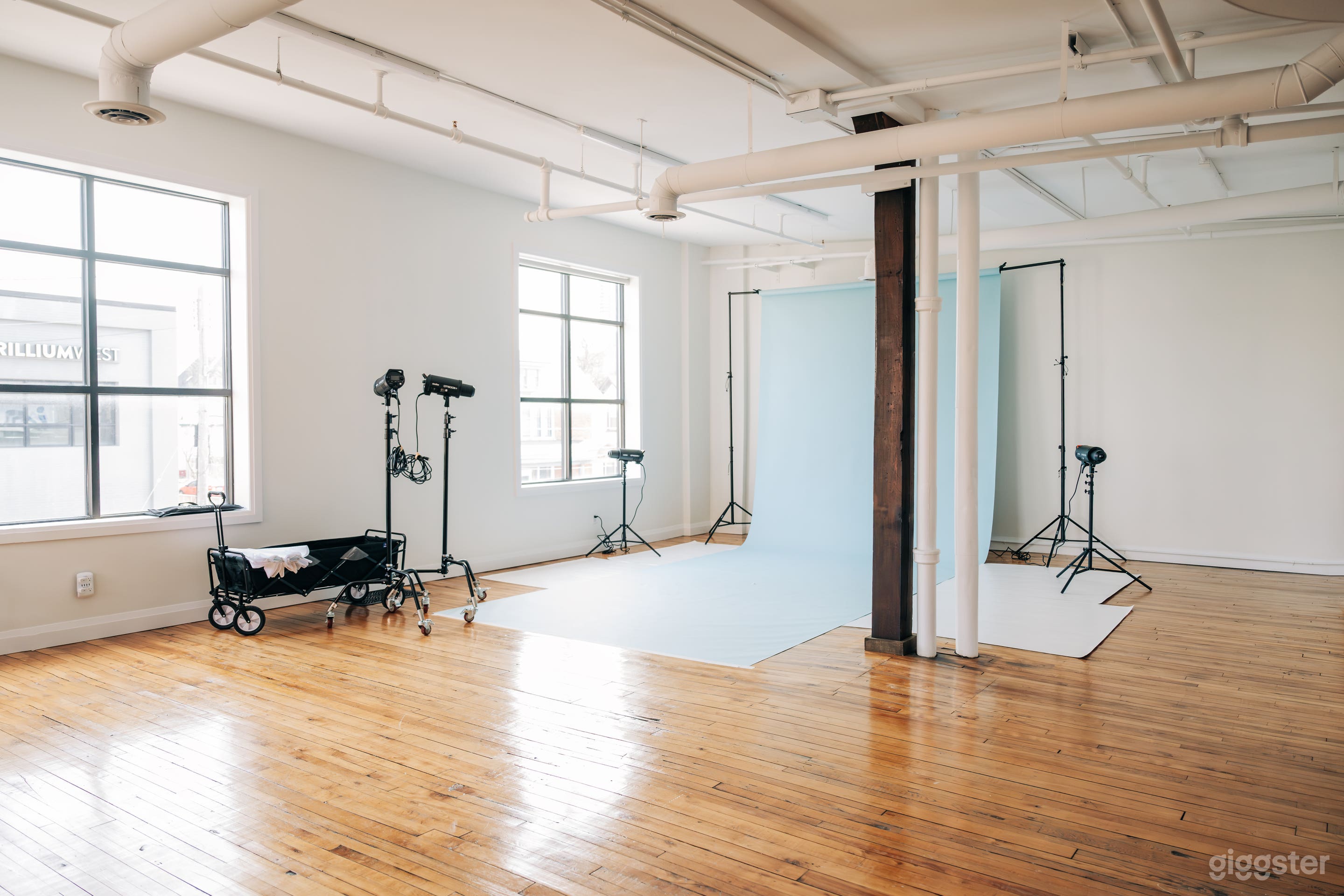 Natural Light Studio in Downtown Kitchener Photo 3