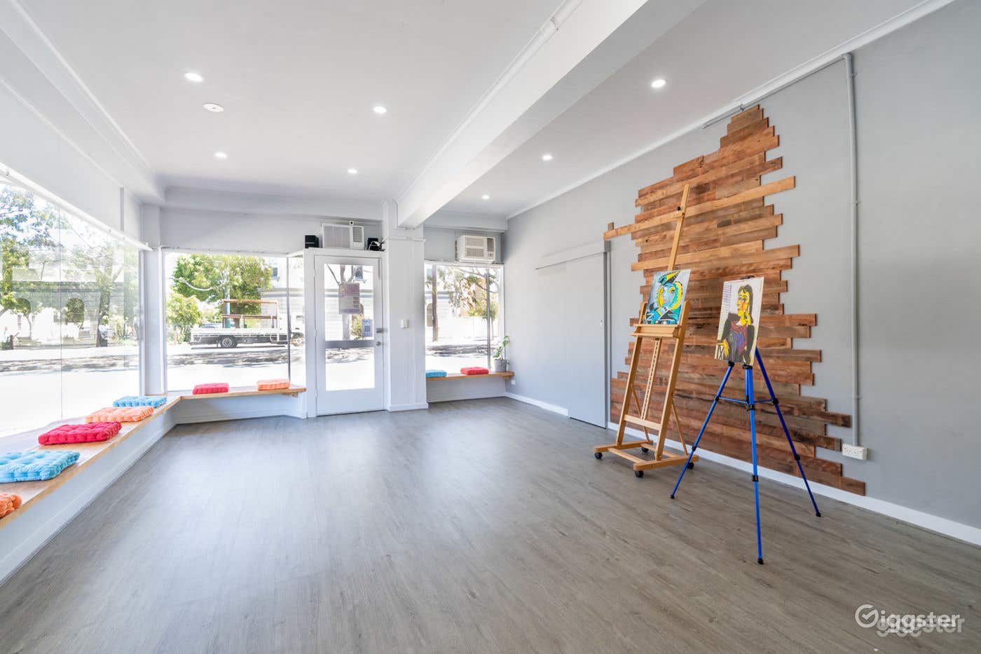 Sunlit Urban Studio (Front Space)  Photo 2