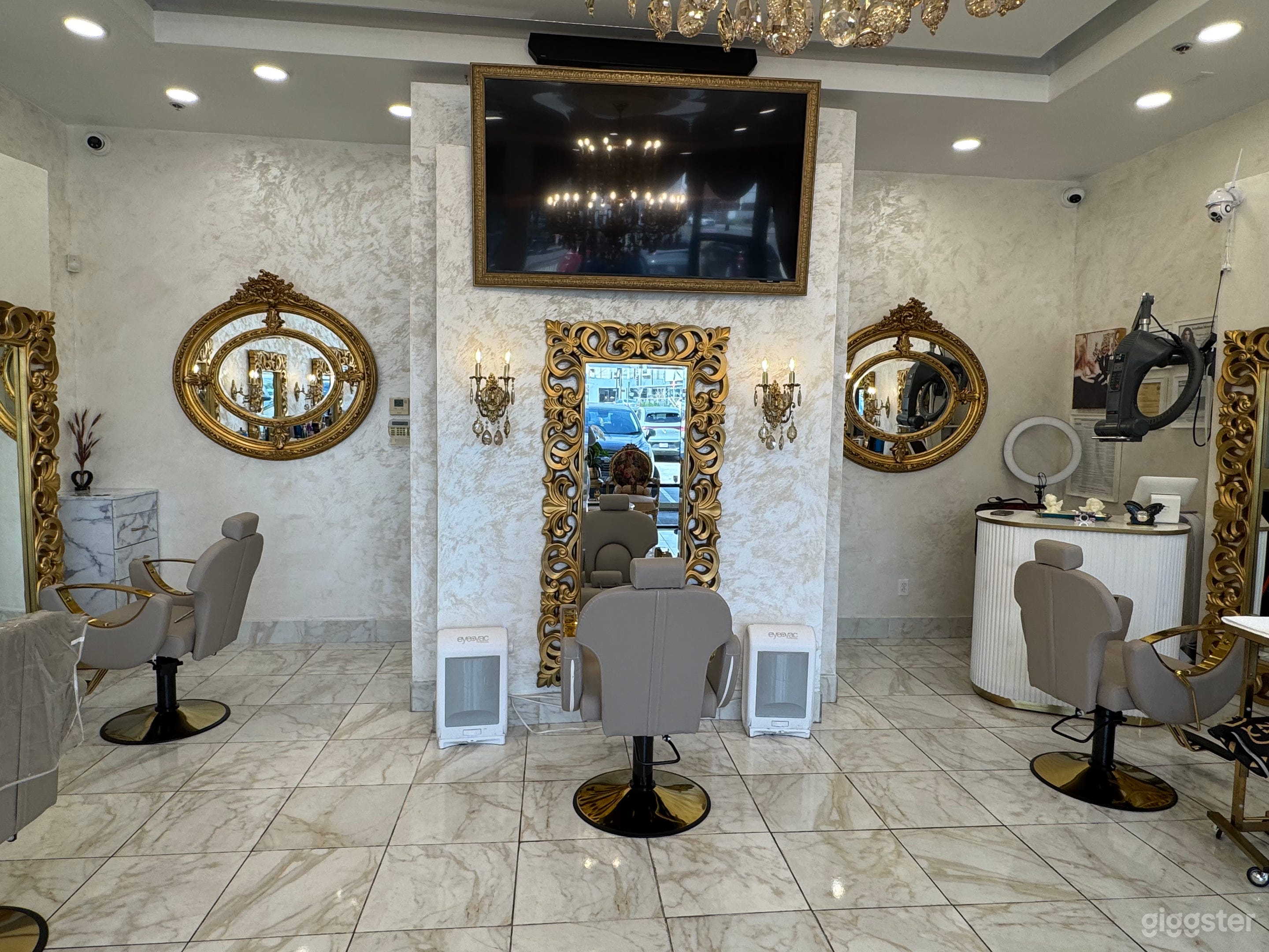 Luxury hair salon for filming Photo 3