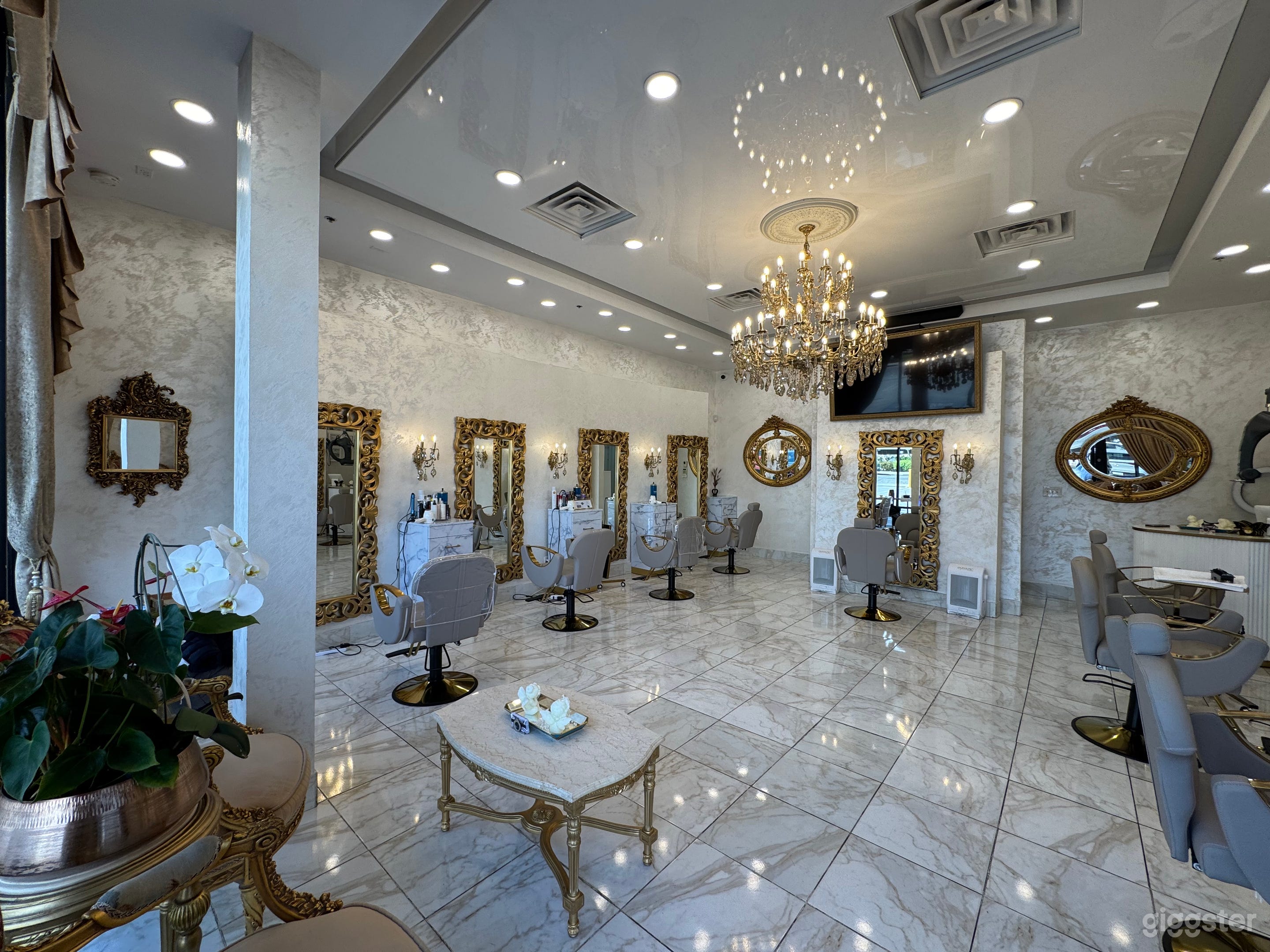 Luxury hair salon for filming Photo 1