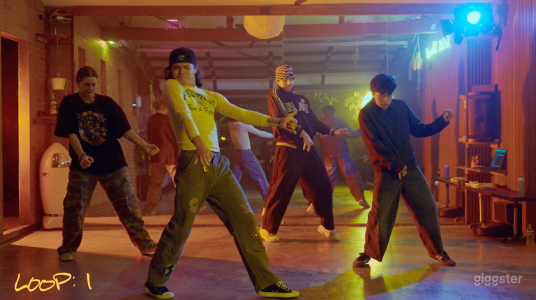  NORTH HOLLYWOOD DANCE STUDIO 