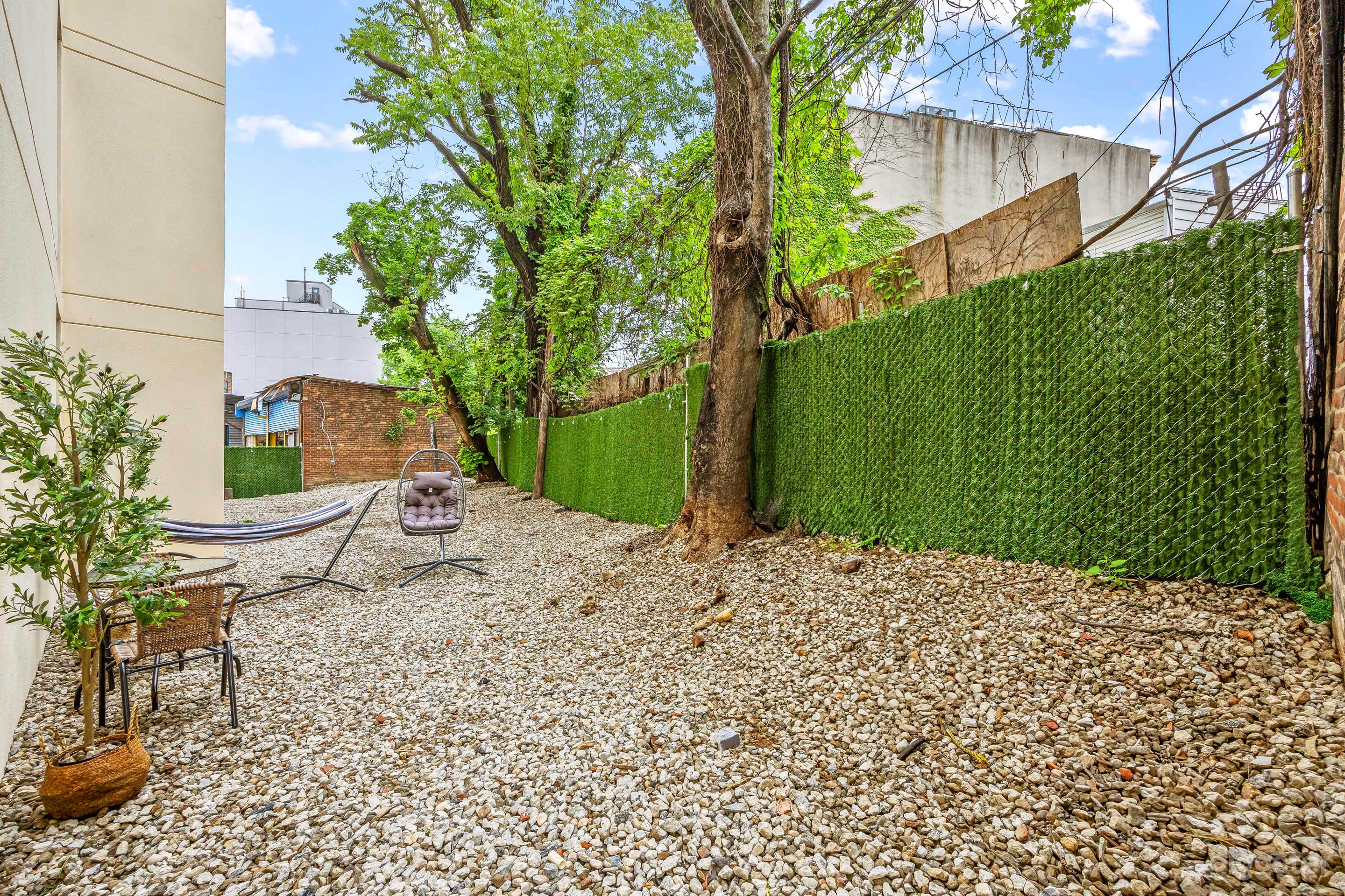 Full Building Rental – 8-Story Blank Canvas Photo 2