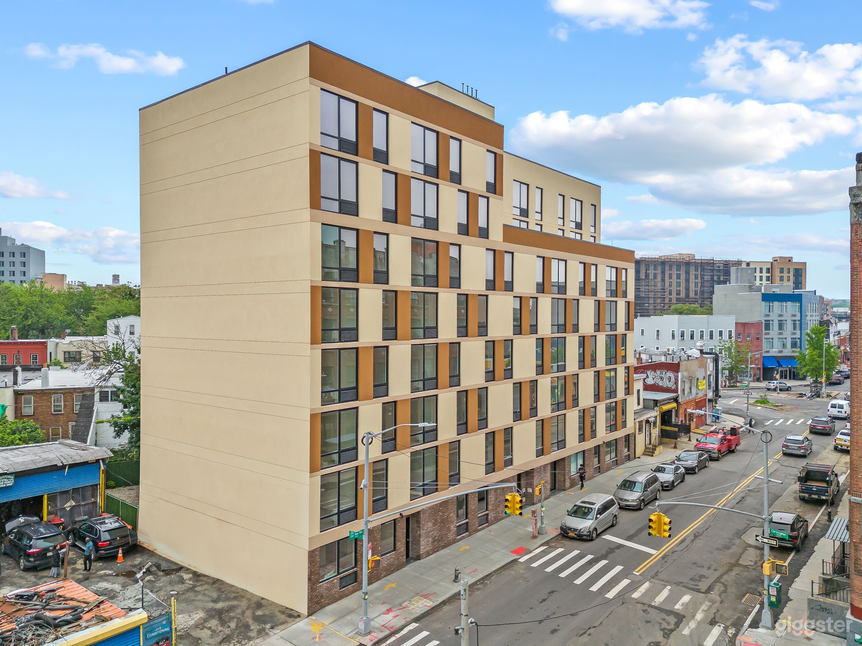 Full Building Rental – 8-Story Blank Canvas Photo 1